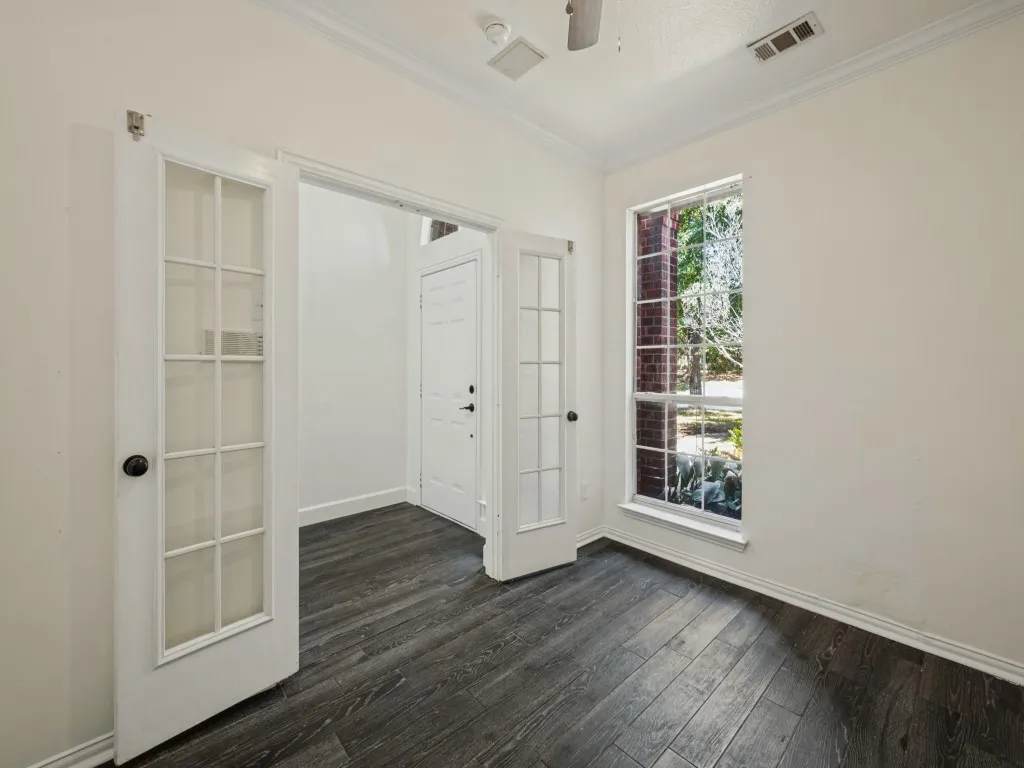 Single Family Residence For Sale in Tarrant County , 607 Biscayne Drive, Mansfield, Texas 76063, 5 Bedroom, 2 Bathroom, 2 Garage spaces, 2,729 Sqft, built in 2001, mls#21390472, Real Estate Agent in Mansfield, Homes For Sale in Tarrant county, Homes For Sale in Mansfield, Realtor in Mansfield Texas, Real Estate Brokerage Independent Realty Texas, Luminita Cordes Realtor