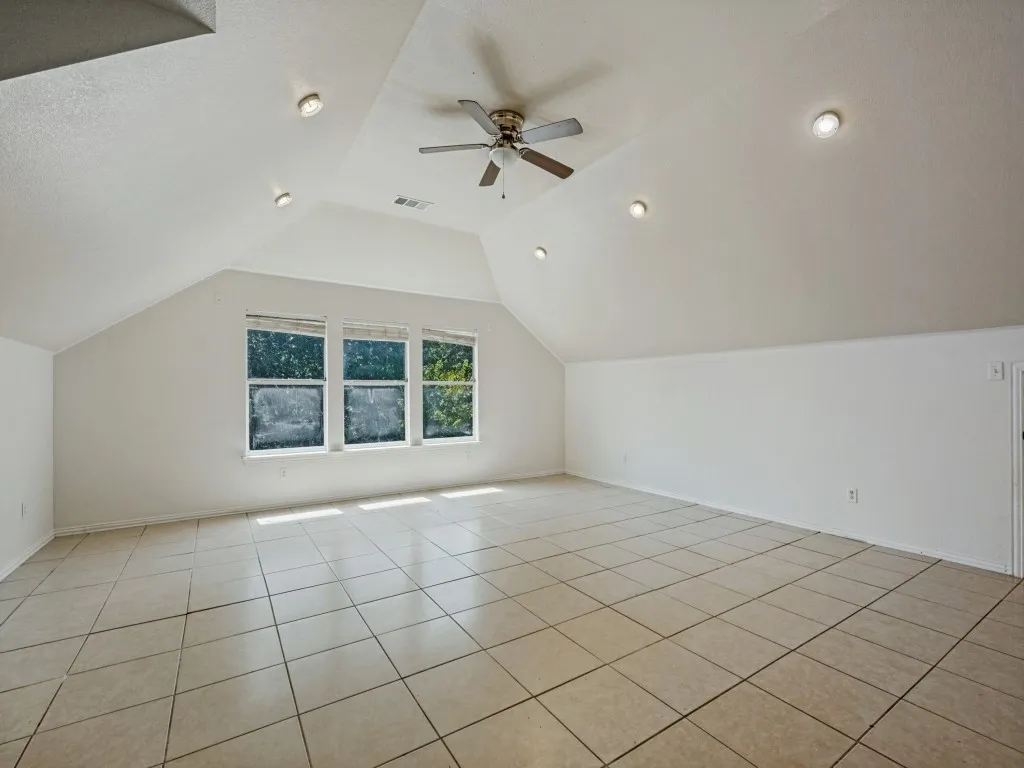 Single Family Residence For Sale in Tarrant County , 607 Biscayne Drive, Mansfield, Texas 76063, 5 Bedroom, 2 Bathroom, 2 Garage spaces, 2,729 Sqft, built in 2001, mls#21390472, Real Estate Agent in Mansfield, Homes For Sale in Tarrant county, Homes For Sale in Mansfield, Realtor in Mansfield Texas, Real Estate Brokerage Independent Realty Texas, Luminita Cordes Realtor