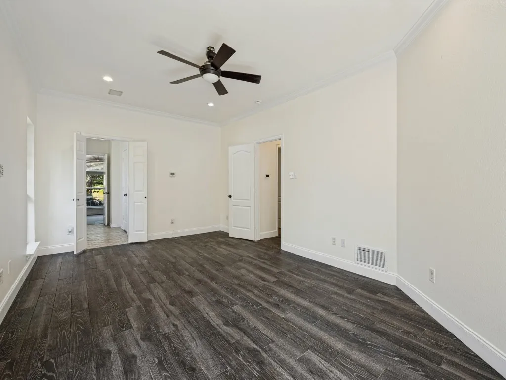 Single Family Residence For Sale in Tarrant County , 607 Biscayne Drive, Mansfield, Texas 76063, 5 Bedroom, 2 Bathroom, 2 Garage spaces, 2,729 Sqft, built in 2001, mls#21390472, Real Estate Agent in Mansfield, Homes For Sale in Tarrant county, Homes For Sale in Mansfield, Realtor in Mansfield Texas, Real Estate Brokerage Independent Realty Texas, Luminita Cordes Realtor