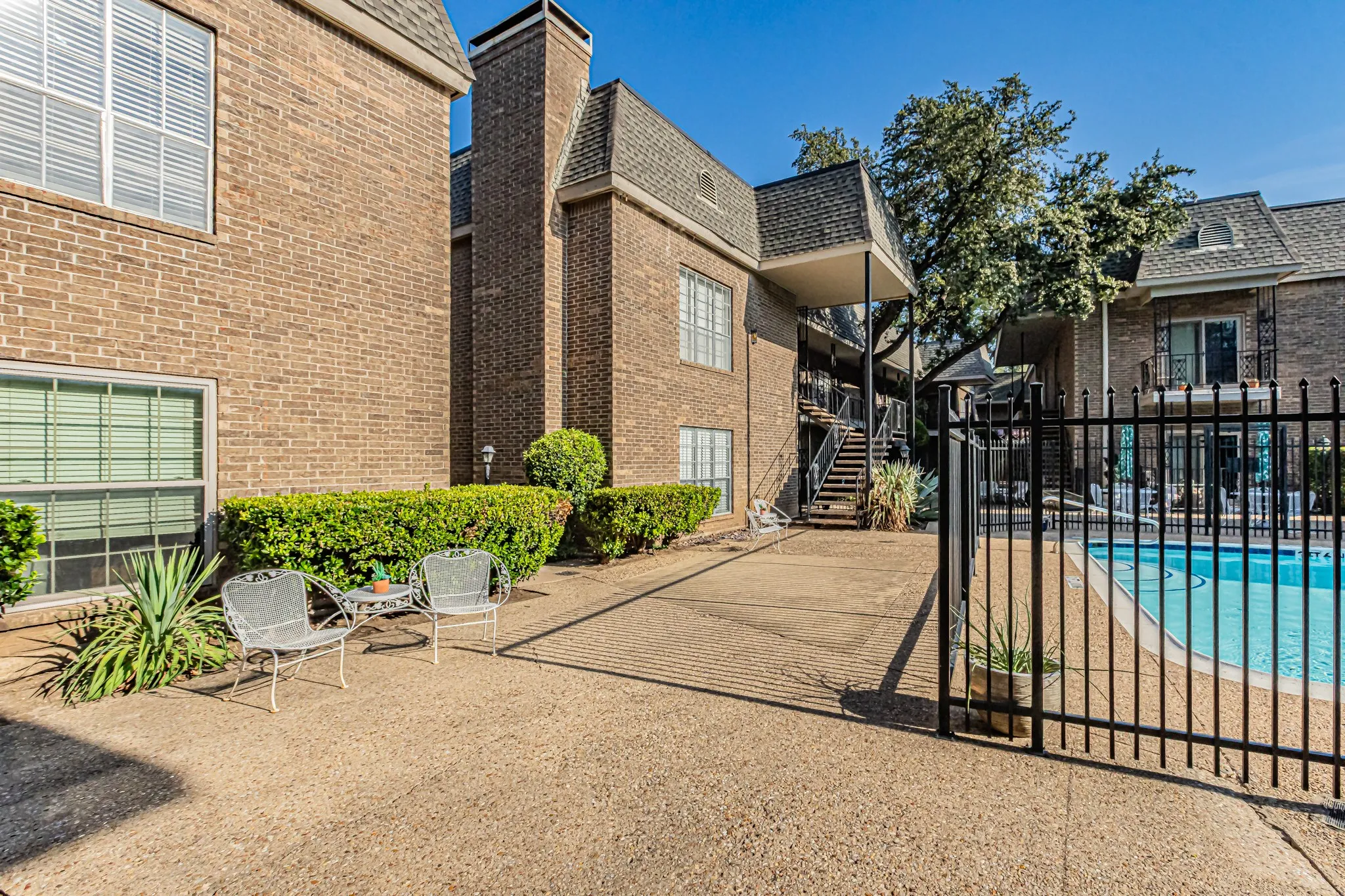 Condominium For Sale in Tarrant County , 4438 Harlanwood Drive 211, Fort Worth, Texas 76109, 1 Bedroom, 1 Bathroom, Garage spaces, 764 Sqft, built in 1969, mls#21386923, Real Estate Agent in Fort Worth, Homes For Sale in Tarrant county, Homes For Sale in Fort Worth, Realtor in Fort Worth Texas, Real Estate Brokerage Independent Realty Texas, Luminita Cordes Realtor