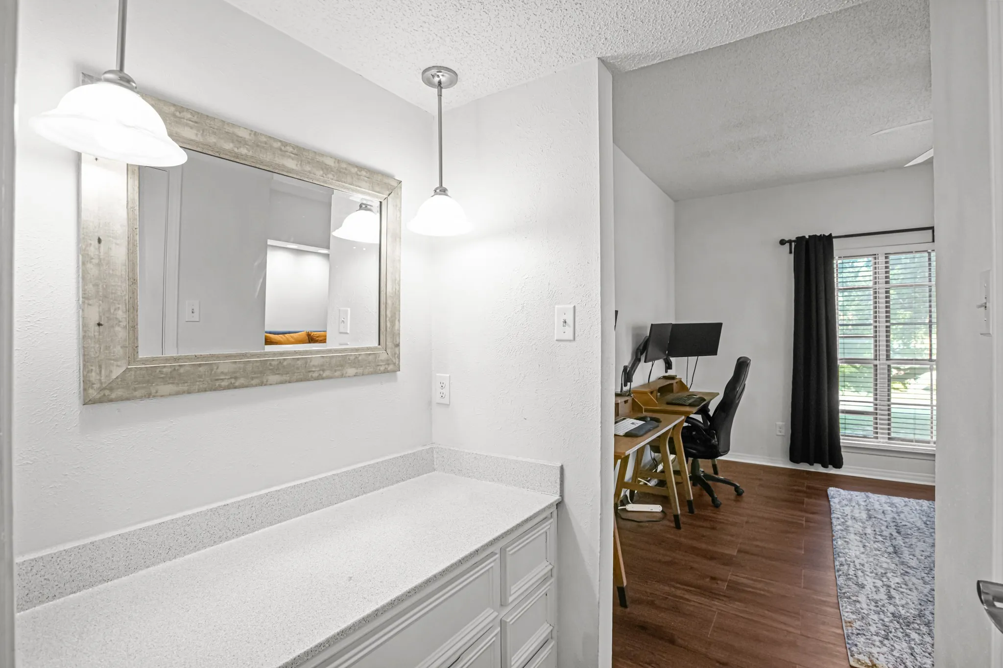 Condominium For Sale in Tarrant County , 4438 Harlanwood Drive 211, Fort Worth, Texas 76109, 1 Bedroom, 1 Bathroom, Garage spaces, 764 Sqft, built in 1969, mls#21386923, Real Estate Agent in Fort Worth, Homes For Sale in Tarrant county, Homes For Sale in Fort Worth, Realtor in Fort Worth Texas, Real Estate Brokerage Independent Realty Texas, Luminita Cordes Realtor