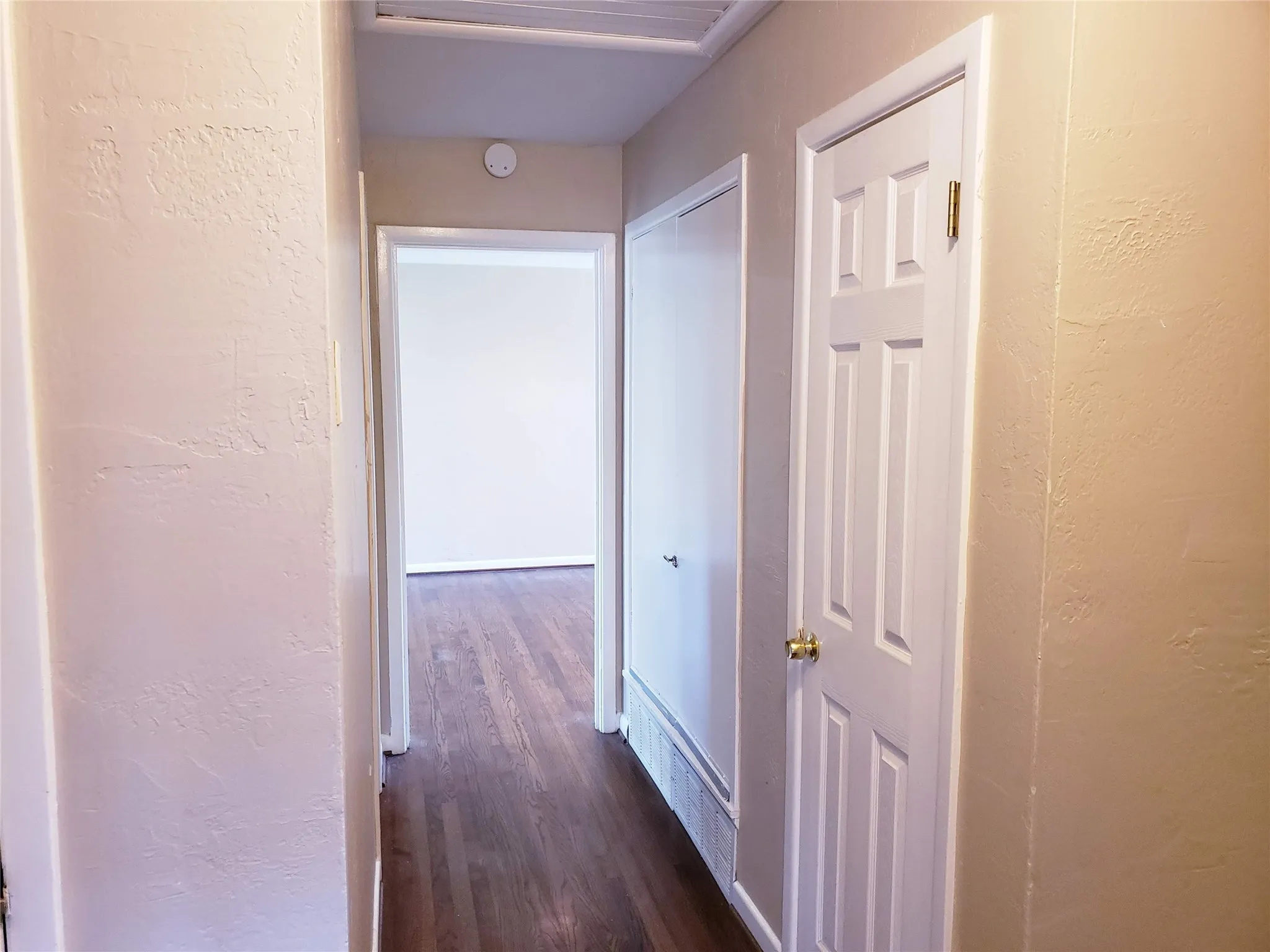Single Family Residence For Sale in Dallas County , 3309 San Marcus Avenue, Dallas, Texas 75228, 3 Bedroom, 2 Bathroom, Garage spaces, 1,520 Sqft, built in 1955, mls#21390556, Real Estate Agent in Dallas, Homes For Sale in Dallas county, Homes For Sale in Dallas, Realtor in Dallas Texas, Real Estate Brokerage Independent Realty Texas, Luminita Cordes Realtor