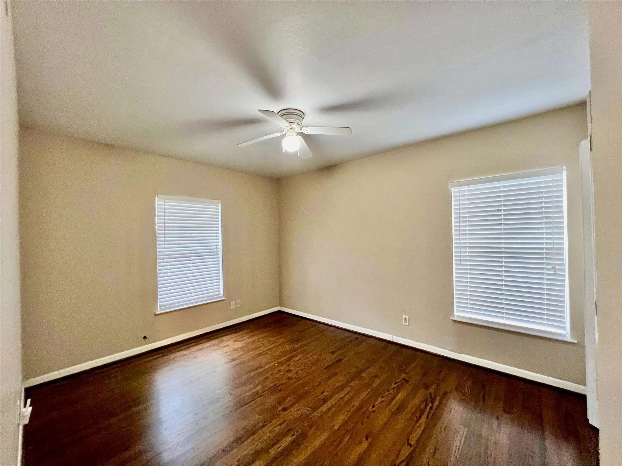 Single Family Residence For Sale in Dallas County , 3309 San Marcus Avenue, Dallas, Texas 75228, 3 Bedroom, 2 Bathroom, Garage spaces, 1,520 Sqft, built in 1955, mls#21390556, Real Estate Agent in Dallas, Homes For Sale in Dallas county, Homes For Sale in Dallas, Realtor in Dallas Texas, Real Estate Brokerage Independent Realty Texas, Luminita Cordes Realtor