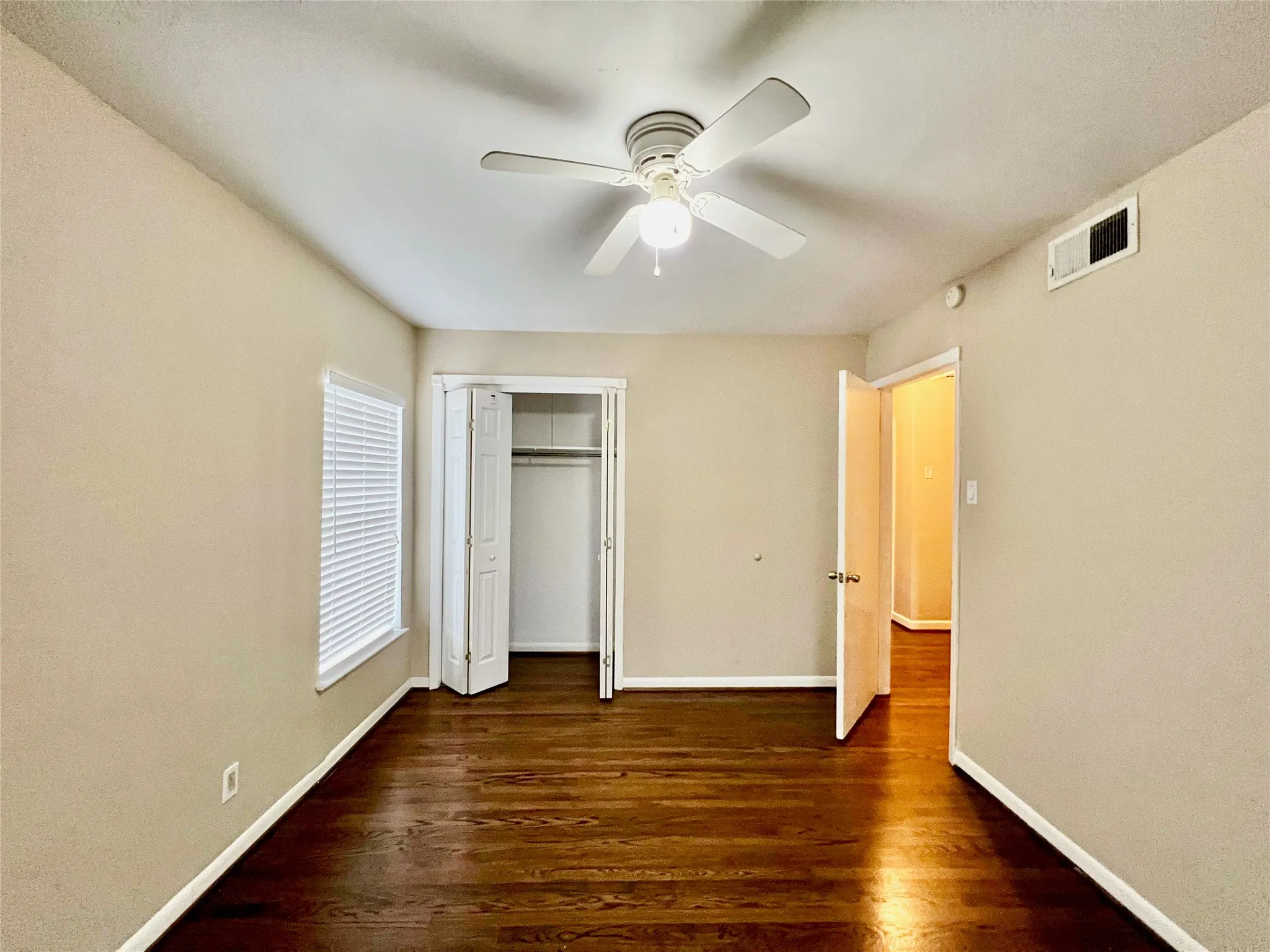 Single Family Residence For Sale in Dallas County , 3309 San Marcus Avenue, Dallas, Texas 75228, 3 Bedroom, 2 Bathroom, Garage spaces, 1,520 Sqft, built in 1955, mls#21390556, Real Estate Agent in Dallas, Homes For Sale in Dallas county, Homes For Sale in Dallas, Realtor in Dallas Texas, Real Estate Brokerage Independent Realty Texas, Luminita Cordes Realtor