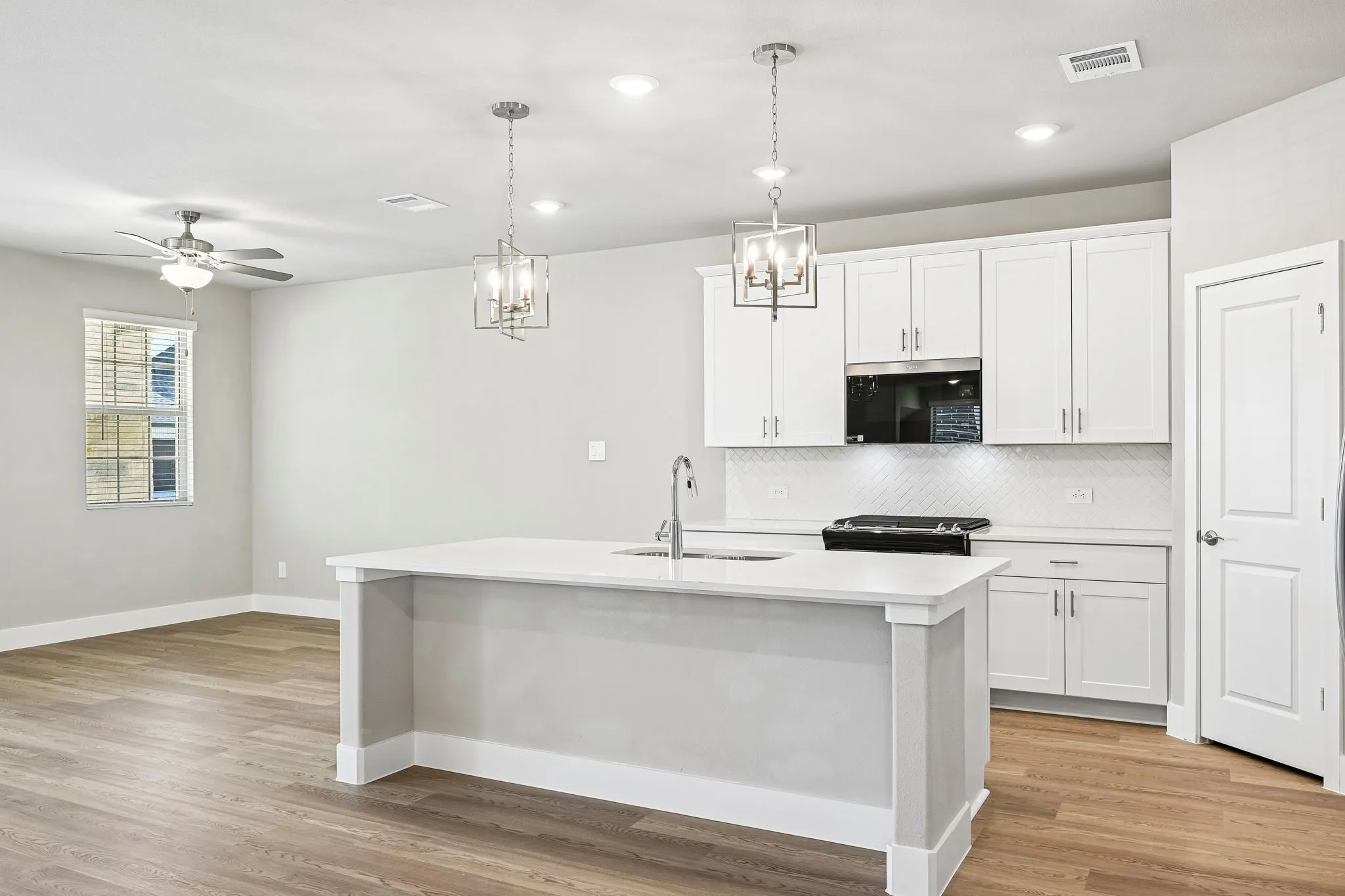 Photo is not of the actual home, but is an inspirational photo of builder’s model home and may depict options, furnishings, and/or decorator features that are not included.