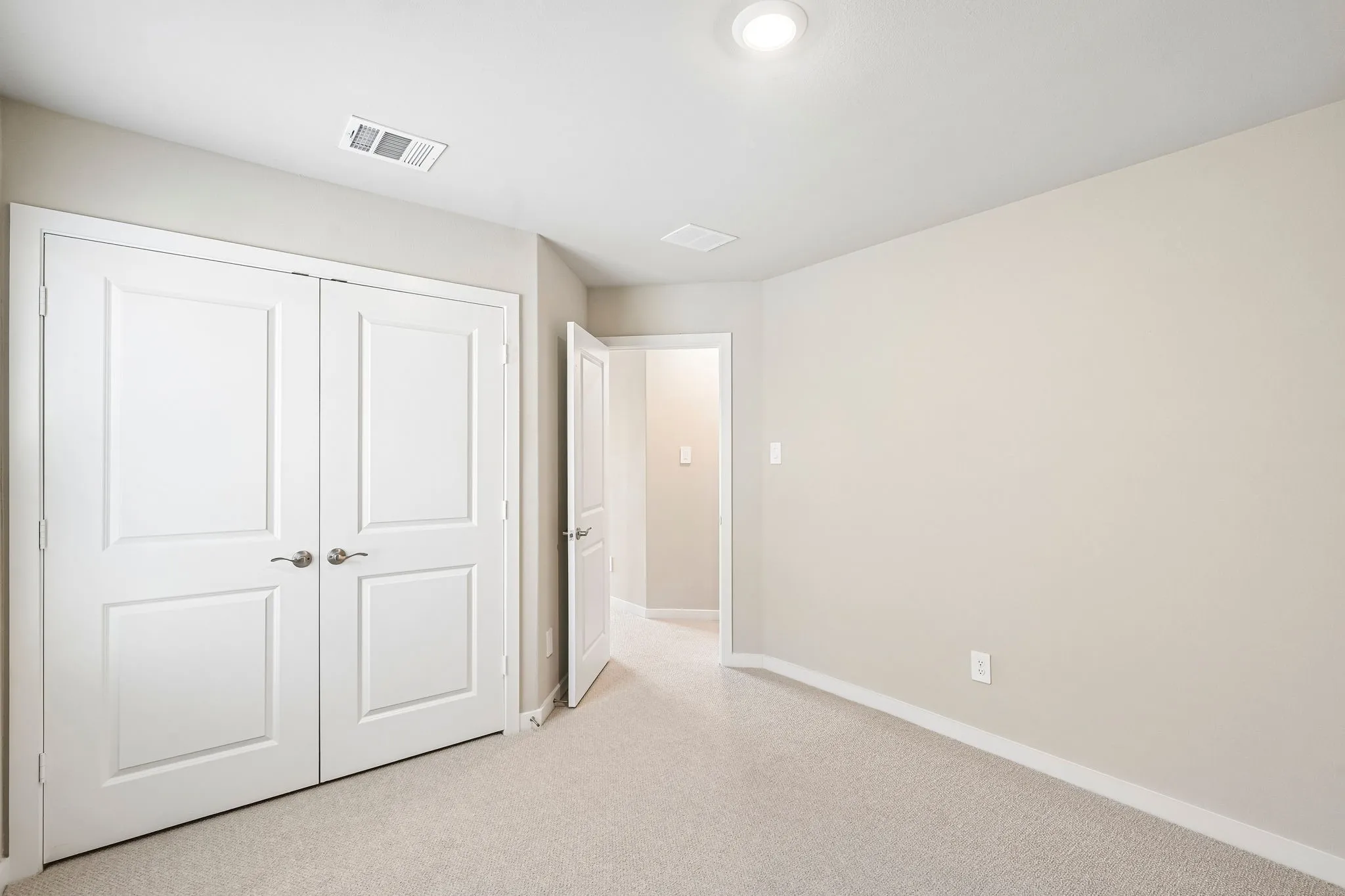Photo is not of the actual home, but is an inspirational photo of builder’s model home and may depict options, furnishings, and/or decorator features that are not included.