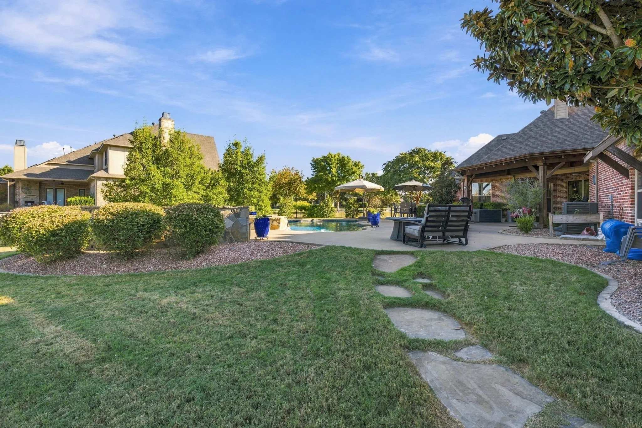 Single Family Residence For Sale in Rockwall County , 1 Clements Court, Heath, Texas 75032, 4 Bedroom, 3 Bathroom, 3 Garage spaces, 3,996 Sqft, built in 2004, mls#21382672, Real Estate Agent in Heath, Homes For Sale in Rockwall county, Homes For Sale in Heath, Realtor in Heath Texas, Real Estate Brokerage Independent Realty Texas, Luminita Cordes Realtor