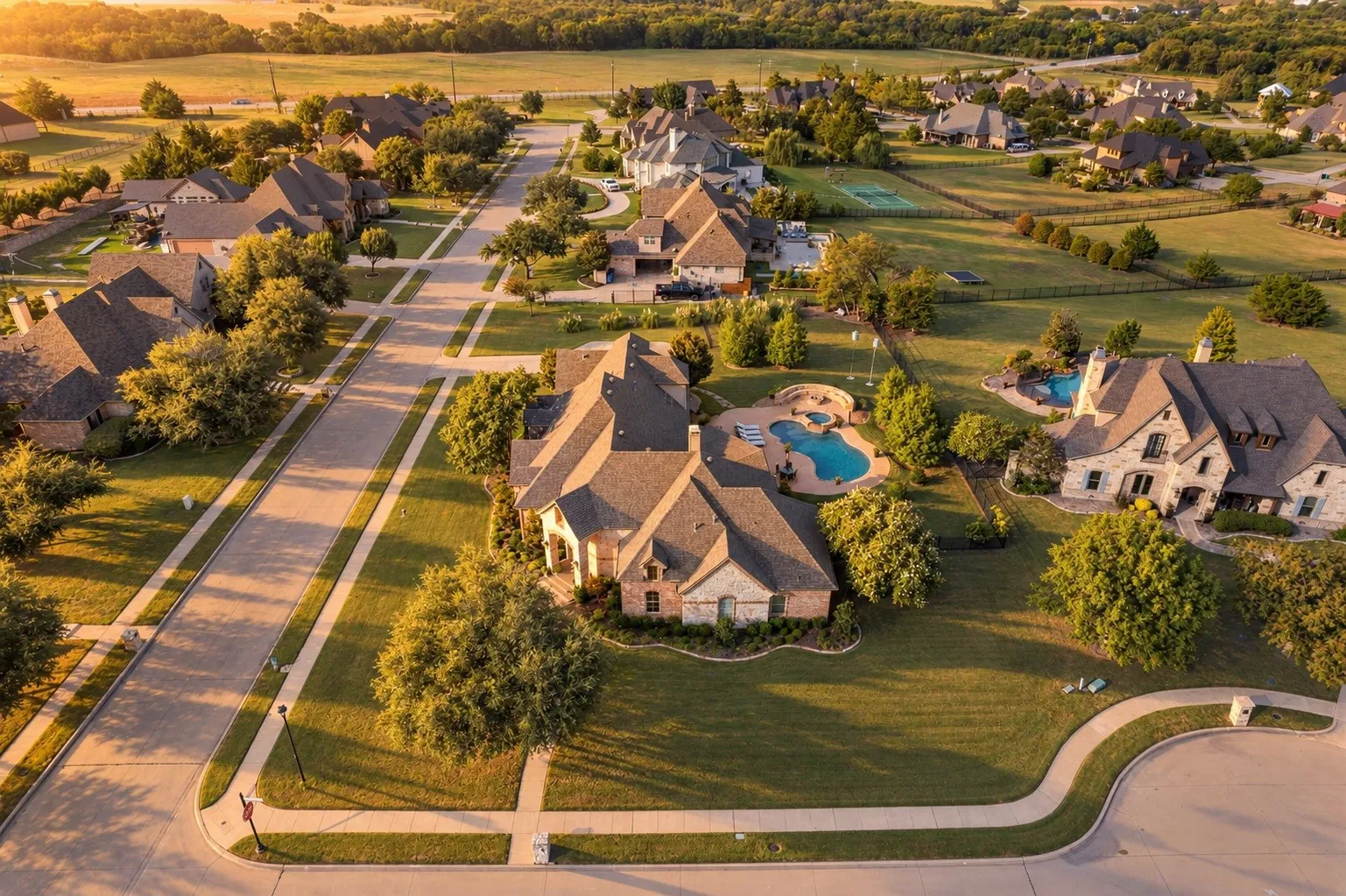 Single Family Residence For Sale in Rockwall County , 1 Clements Court, Heath, Texas 75032, 4 Bedroom, 3 Bathroom, 3 Garage spaces, 3,996 Sqft, built in 2004, mls#21382672, Real Estate Agent in Heath, Homes For Sale in Rockwall county, Homes For Sale in Heath, Realtor in Heath Texas, Real Estate Brokerage Independent Realty Texas, Luminita Cordes Realtor
