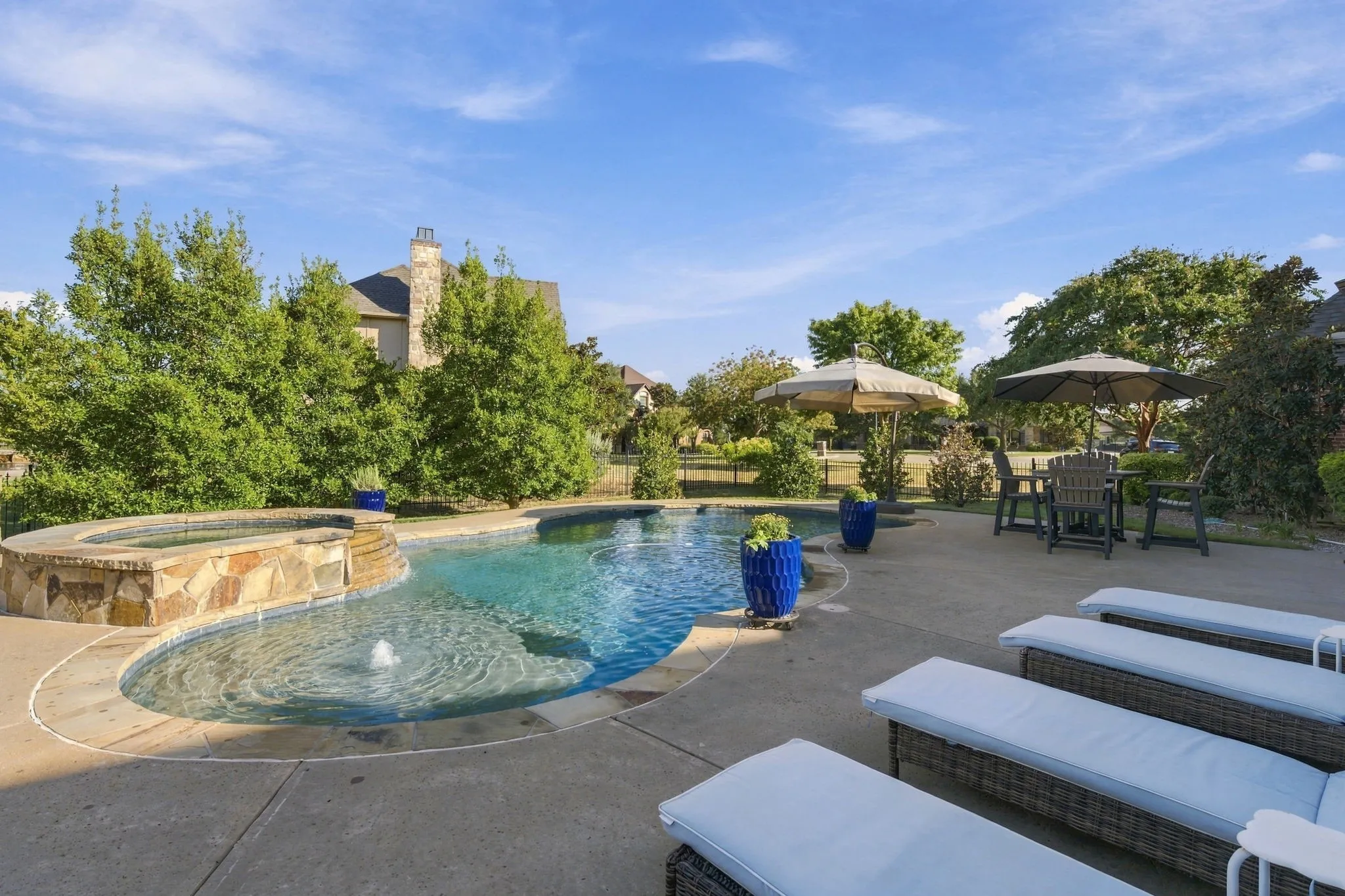 Single Family Residence For Sale in Rockwall County , 1 Clements Court, Heath, Texas 75032, 4 Bedroom, 3 Bathroom, 3 Garage spaces, 3,996 Sqft, built in 2004, mls#21382672, Real Estate Agent in Heath, Homes For Sale in Rockwall county, Homes For Sale in Heath, Realtor in Heath Texas, Real Estate Brokerage Independent Realty Texas, Luminita Cordes Realtor