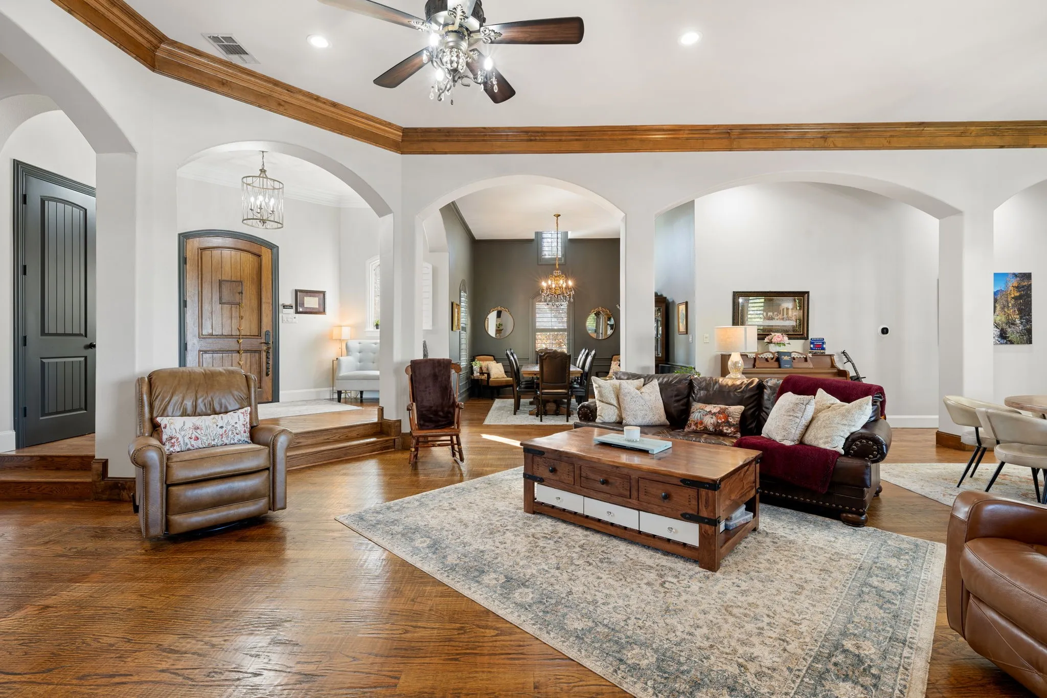 Single Family Residence For Sale in Rockwall County , 1 Clements Court, Heath, Texas 75032, 4 Bedroom, 3 Bathroom, 3 Garage spaces, 3,996 Sqft, built in 2004, mls#21382672, Real Estate Agent in Heath, Homes For Sale in Rockwall county, Homes For Sale in Heath, Realtor in Heath Texas, Real Estate Brokerage Independent Realty Texas, Luminita Cordes Realtor