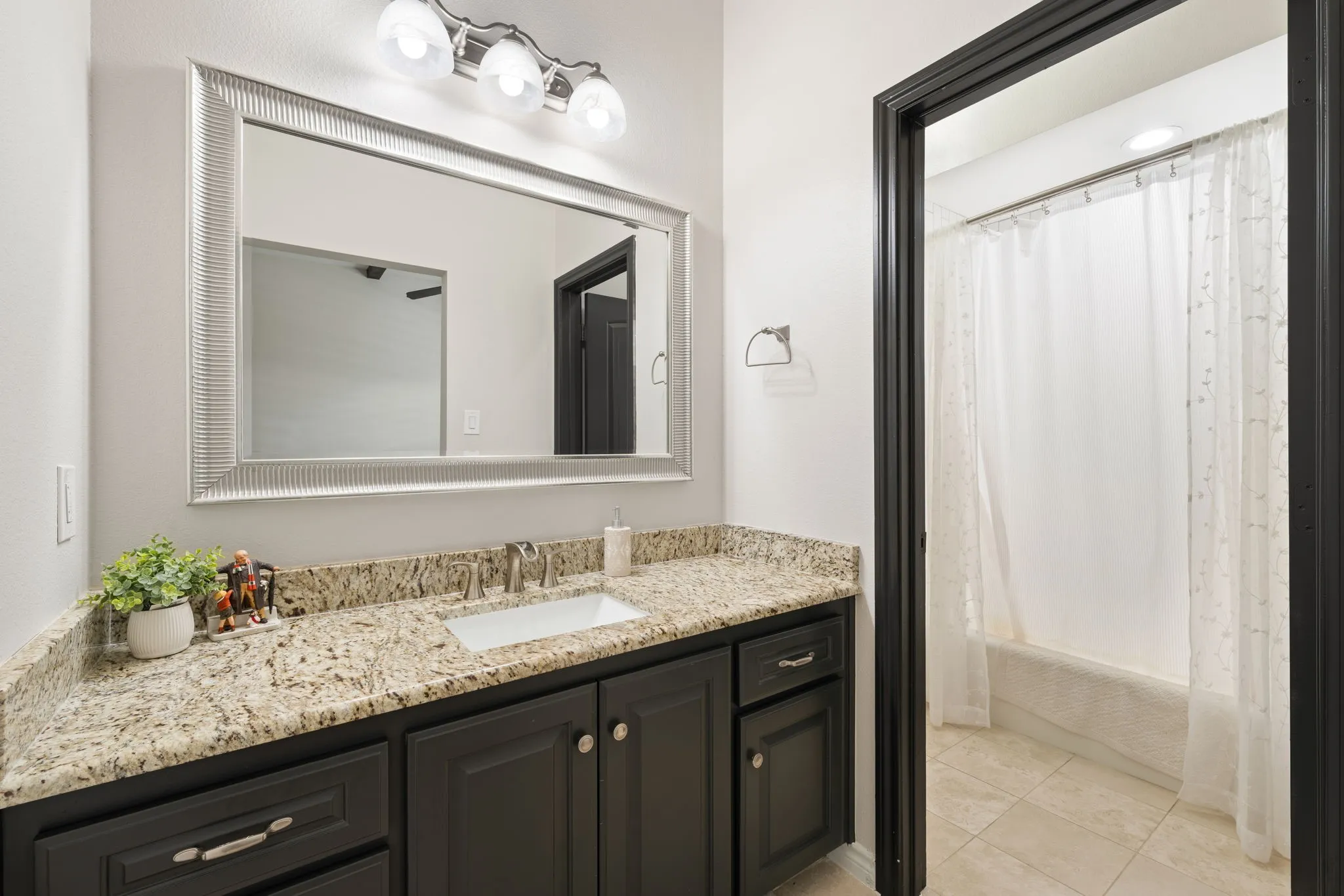Single Family Residence For Sale in Rockwall County , 1 Clements Court, Heath, Texas 75032, 4 Bedroom, 3 Bathroom, 3 Garage spaces, 3,996 Sqft, built in 2004, mls#21382672, Real Estate Agent in Heath, Homes For Sale in Rockwall county, Homes For Sale in Heath, Realtor in Heath Texas, Real Estate Brokerage Independent Realty Texas, Luminita Cordes Realtor