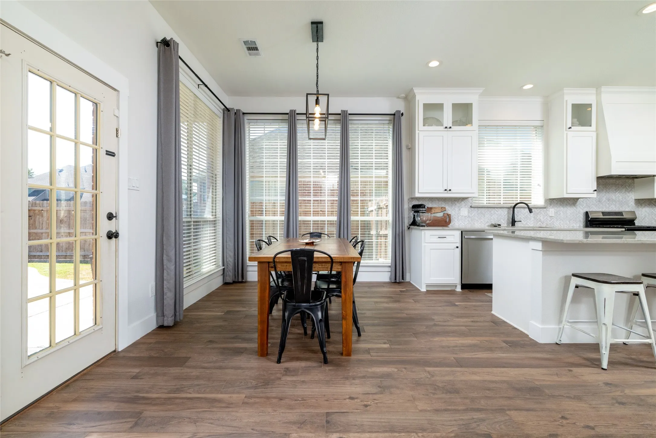 Eat in Kitchen