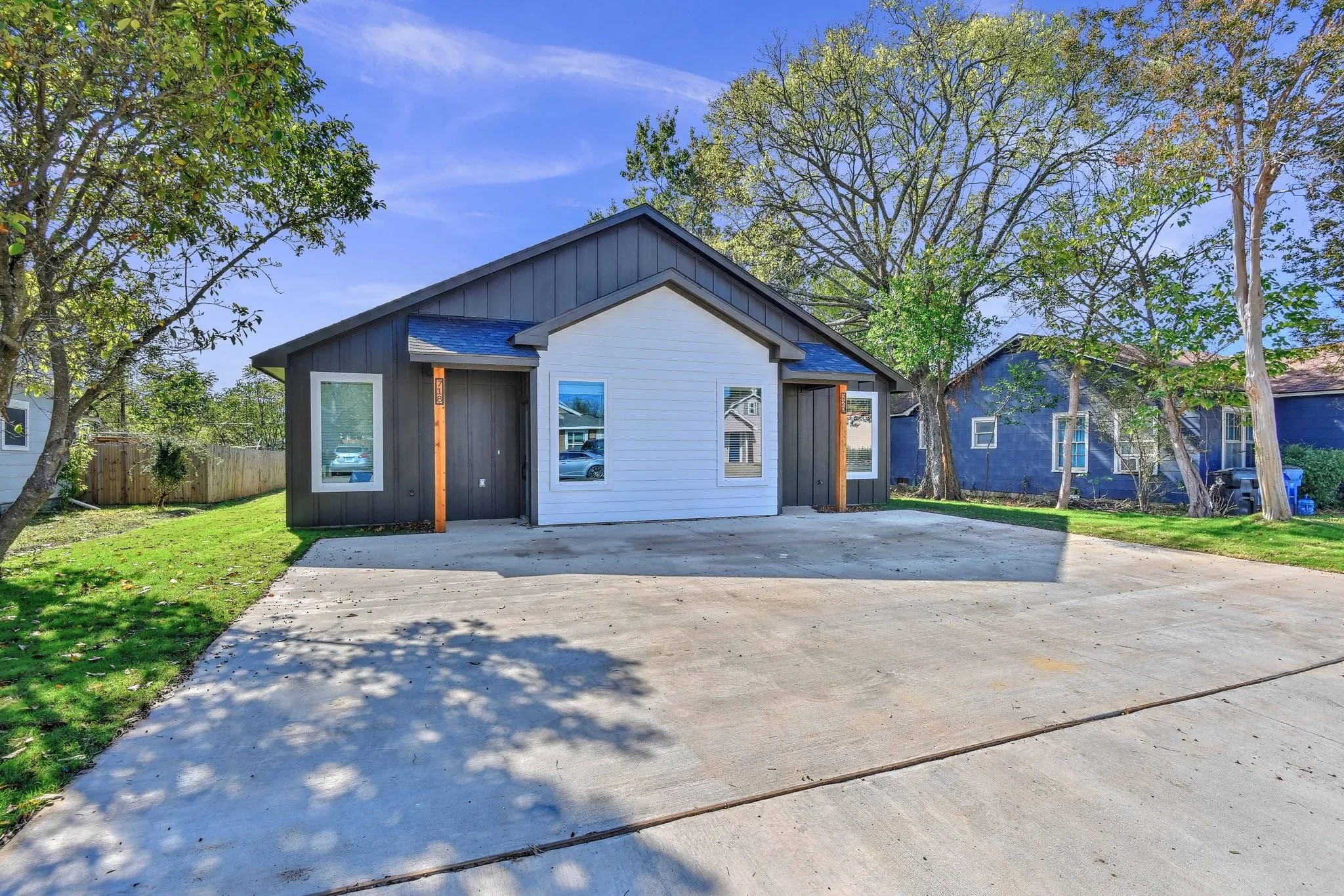 Duplex For Rent in Grayson County , 720 W Texas Street, Denison, Texas 75021, 3 Bedroom, 2 Bathroom, Garage spaces, 1,368 Sqft, built in 2022, mls#21390558, Real Estate Agent in Denison, Homes For Rent in Grayson county, Homes For Rent in Denison, Realtor in Denison Texas, Real Estate Brokerage Independent Realty Texas, Luminita Cordes Realtor