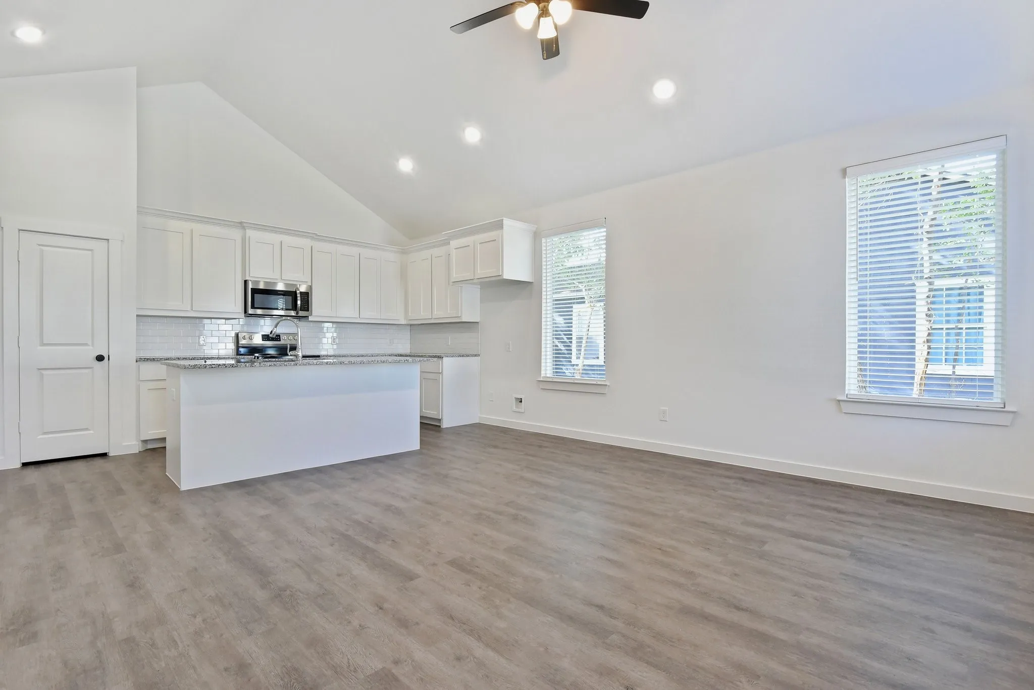 Duplex For Rent in Grayson County , 720 W Texas Street, Denison, Texas 75021, 3 Bedroom, 2 Bathroom, Garage spaces, 1,368 Sqft, built in 2022, mls#21390558, Real Estate Agent in Denison, Homes For Rent in Grayson county, Homes For Rent in Denison, Realtor in Denison Texas, Real Estate Brokerage Independent Realty Texas, Luminita Cordes Realtor