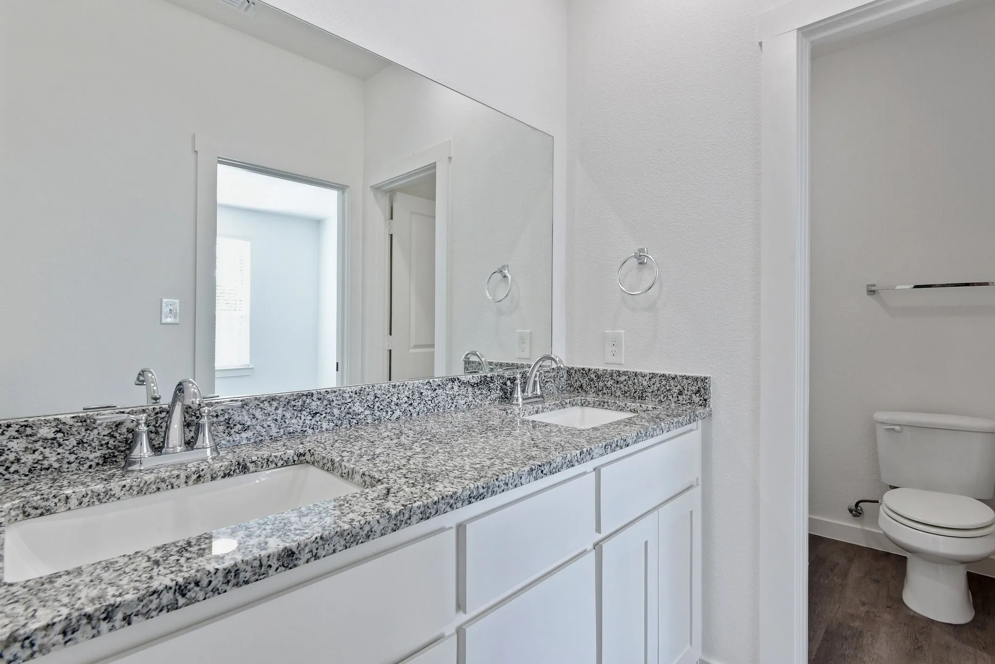 Duplex For Rent in Grayson County , 720 W Texas Street, Denison, Texas 75021, 3 Bedroom, 2 Bathroom, Garage spaces, 1,368 Sqft, built in 2022, mls#21390558, Real Estate Agent in Denison, Homes For Rent in Grayson county, Homes For Rent in Denison, Realtor in Denison Texas, Real Estate Brokerage Independent Realty Texas, Luminita Cordes Realtor