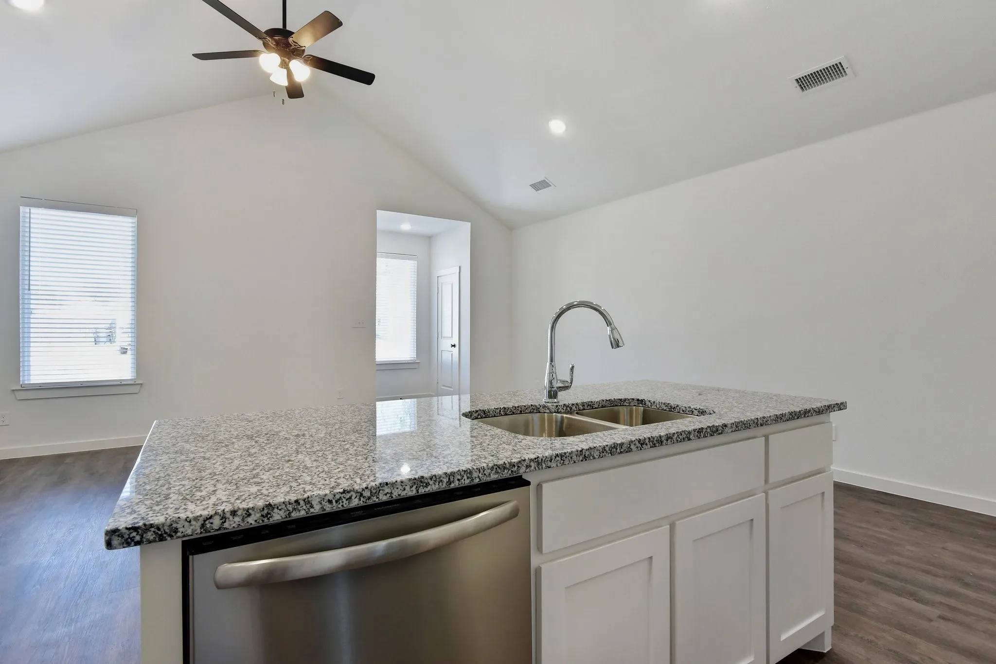 Duplex For Rent in Grayson County , 720 W Texas Street, Denison, Texas 75021, 3 Bedroom, 2 Bathroom, Garage spaces, 1,368 Sqft, built in 2022, mls#21390558, Real Estate Agent in Denison, Homes For Rent in Grayson county, Homes For Rent in Denison, Realtor in Denison Texas, Real Estate Brokerage Independent Realty Texas, Luminita Cordes Realtor
