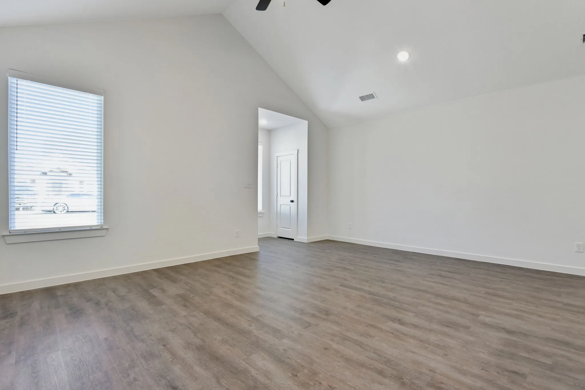 Duplex For Rent in Grayson County , 720 W Texas Street, Denison, Texas 75021, 3 Bedroom, 2 Bathroom, Garage spaces, 1,368 Sqft, built in 2022, mls#21390558, Real Estate Agent in Denison, Homes For Rent in Grayson county, Homes For Rent in Denison, Realtor in Denison Texas, Real Estate Brokerage Independent Realty Texas, Luminita Cordes Realtor