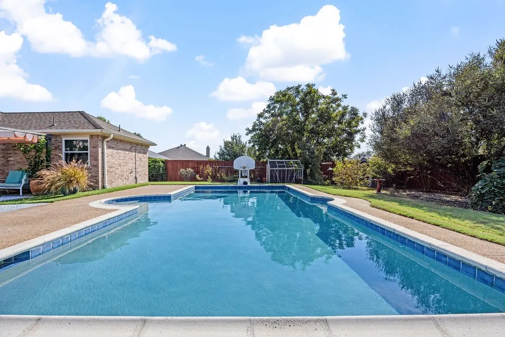 Single Family Residence For Sale in Collin County , 3112 Creekbend Court, Sachse, Texas 75048, 3 Bedroom, 2 Bathroom, 2 Garage spaces, 1,693 Sqft, built in 1999, mls#21390547, Real Estate Agent in Sachse, Homes For Sale in Collin county, Homes For Sale in Sachse, Realtor in Sachse Texas, Real Estate Brokerage Independent Realty Texas, Luminita Cordes Realtor