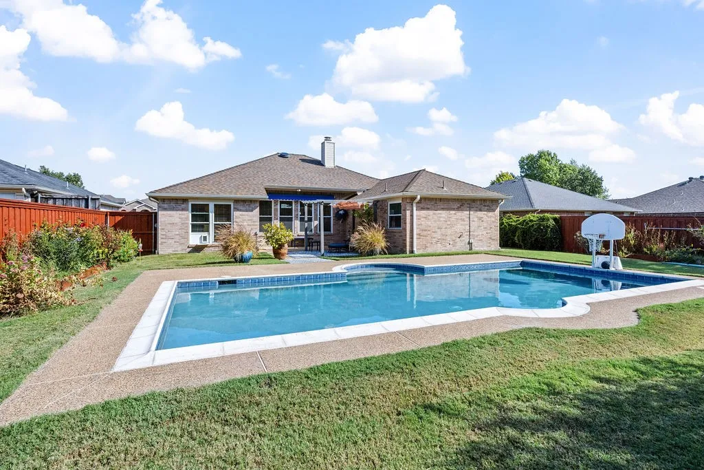 Single Family Residence For Sale in Collin County , 3112 Creekbend Court, Sachse, Texas 75048, 3 Bedroom, 2 Bathroom, 2 Garage spaces, 1,693 Sqft, built in 1999, mls#21390547, Real Estate Agent in Sachse, Homes For Sale in Collin county, Homes For Sale in Sachse, Realtor in Sachse Texas, Real Estate Brokerage Independent Realty Texas, Luminita Cordes Realtor