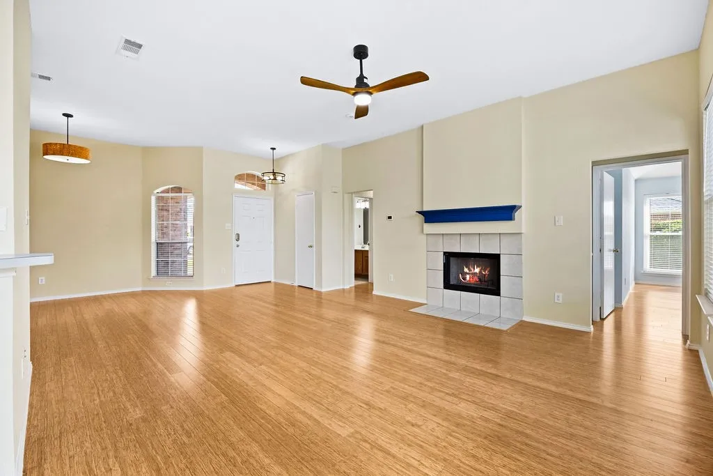 Single Family Residence For Sale in Collin County , 3112 Creekbend Court, Sachse, Texas 75048, 3 Bedroom, 2 Bathroom, 2 Garage spaces, 1,693 Sqft, built in 1999, mls#21390547, Real Estate Agent in Sachse, Homes For Sale in Collin county, Homes For Sale in Sachse, Realtor in Sachse Texas, Real Estate Brokerage Independent Realty Texas, Luminita Cordes Realtor