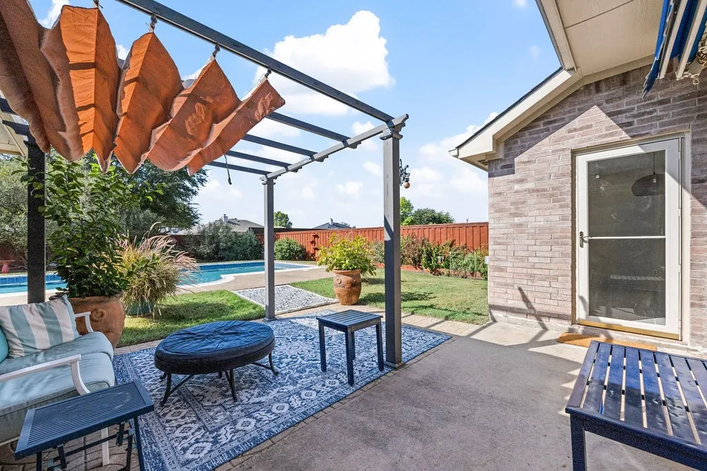 Single Family Residence For Sale in Collin County , 3112 Creekbend Court, Sachse, Texas 75048, 3 Bedroom, 2 Bathroom, 2 Garage spaces, 1,693 Sqft, built in 1999, mls#21390547, Real Estate Agent in Sachse, Homes For Sale in Collin county, Homes For Sale in Sachse, Realtor in Sachse Texas, Real Estate Brokerage Independent Realty Texas, Luminita Cordes Realtor