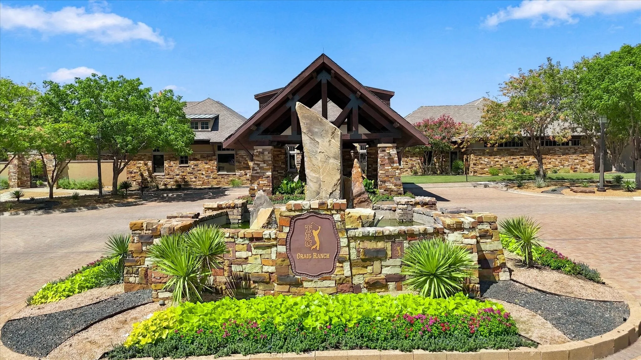 Single Family Residence For Sale in Collin County , 6108 Heron Bay Lane, Mc Kinney, Texas 75070, 3 Bedroom, 4 Bathroom, 3 Garage spaces, 2,820 Sqft, built in 2012, mls#21387342, Real Estate Agent in Mc Kinney, Homes For Sale in Collin county, Homes For Sale in Mc Kinney, Realtor in Mc Kinney Texas, Real Estate Brokerage Independent Realty Texas, Luminita Cordes Realtor