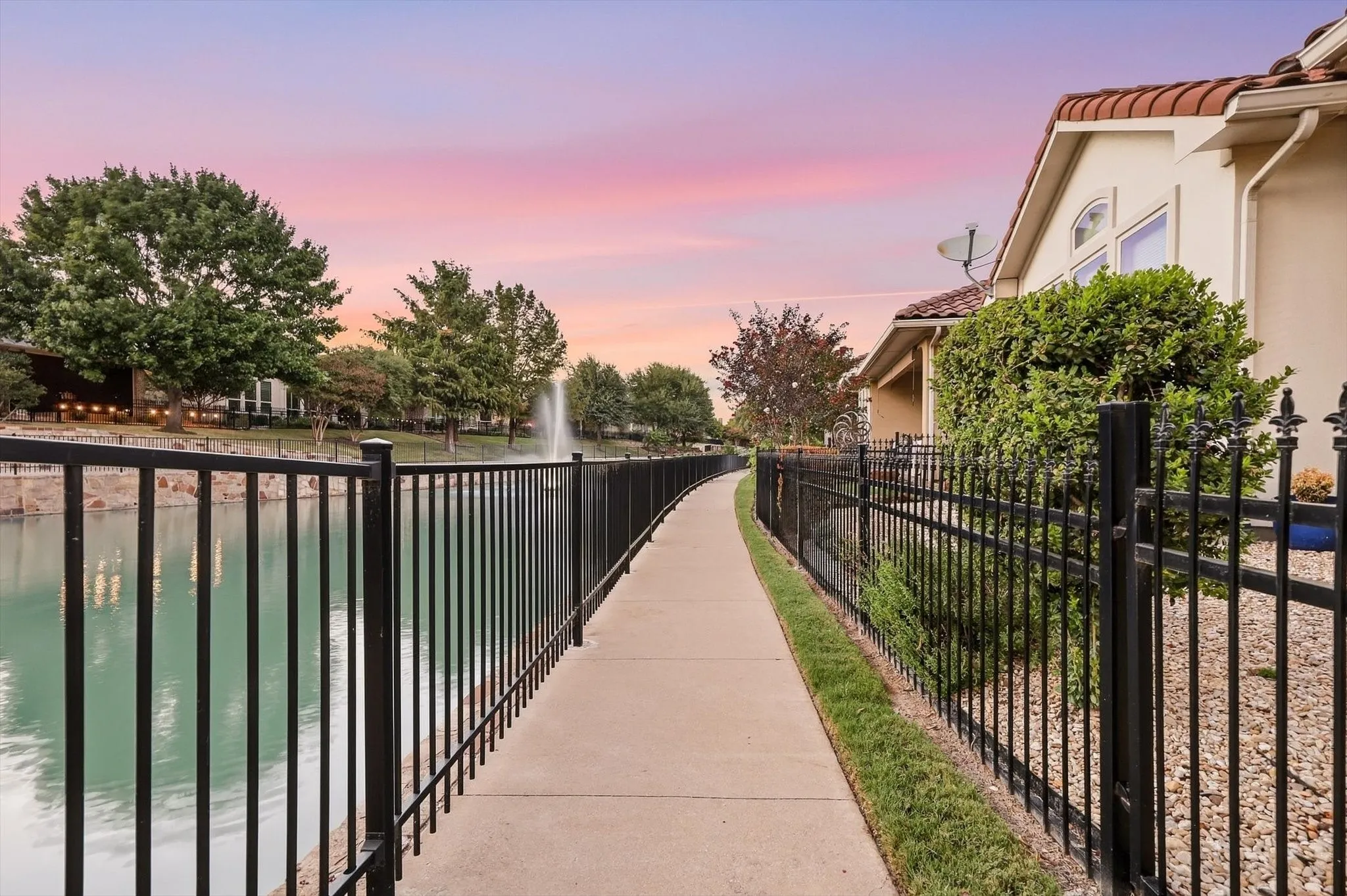 Single Family Residence For Sale in Collin County , 6108 Heron Bay Lane, Mc Kinney, Texas 75070, 3 Bedroom, 4 Bathroom, 3 Garage spaces, 2,820 Sqft, built in 2012, mls#21387342, Real Estate Agent in Mc Kinney, Homes For Sale in Collin county, Homes For Sale in Mc Kinney, Realtor in Mc Kinney Texas, Real Estate Brokerage Independent Realty Texas, Luminita Cordes Realtor