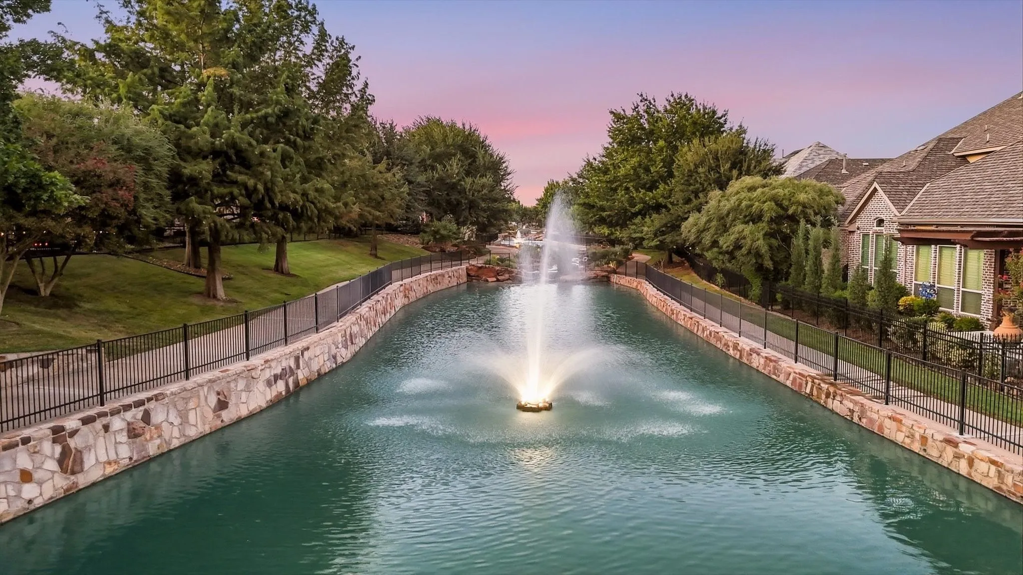 Single Family Residence For Sale in Collin County , 6108 Heron Bay Lane, Mc Kinney, Texas 75070, 3 Bedroom, 4 Bathroom, 3 Garage spaces, 2,820 Sqft, built in 2012, mls#21387342, Real Estate Agent in Mc Kinney, Homes For Sale in Collin county, Homes For Sale in Mc Kinney, Realtor in Mc Kinney Texas, Real Estate Brokerage Independent Realty Texas, Luminita Cordes Realtor