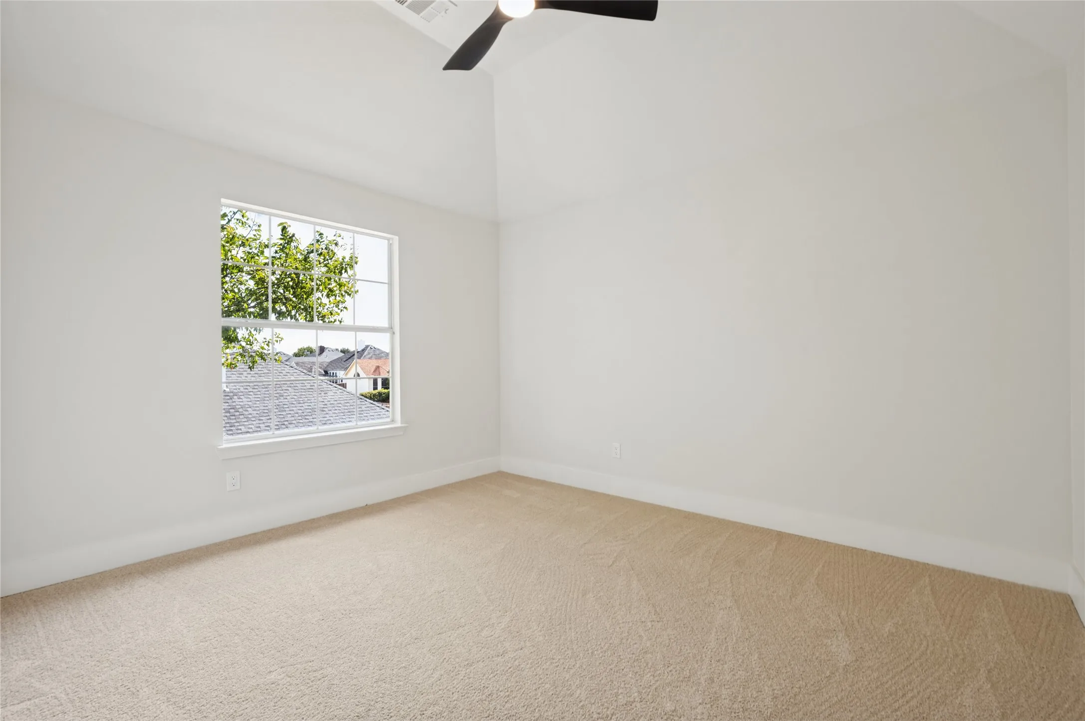 Single Family Residence For Sale in Tarrant County , 8211 Shoshoni Drive, Arlington, Texas 76002, 5 Bedroom, 3 Bathroom, 2 Garage spaces, 2,778 Sqft, built in 2000, mls#21388981, Real Estate Agent in Arlington, Homes For Sale in Tarrant county, Homes For Sale in Arlington, Realtor in Arlington Texas, Real Estate Brokerage Independent Realty Texas, Luminita Cordes Realtor