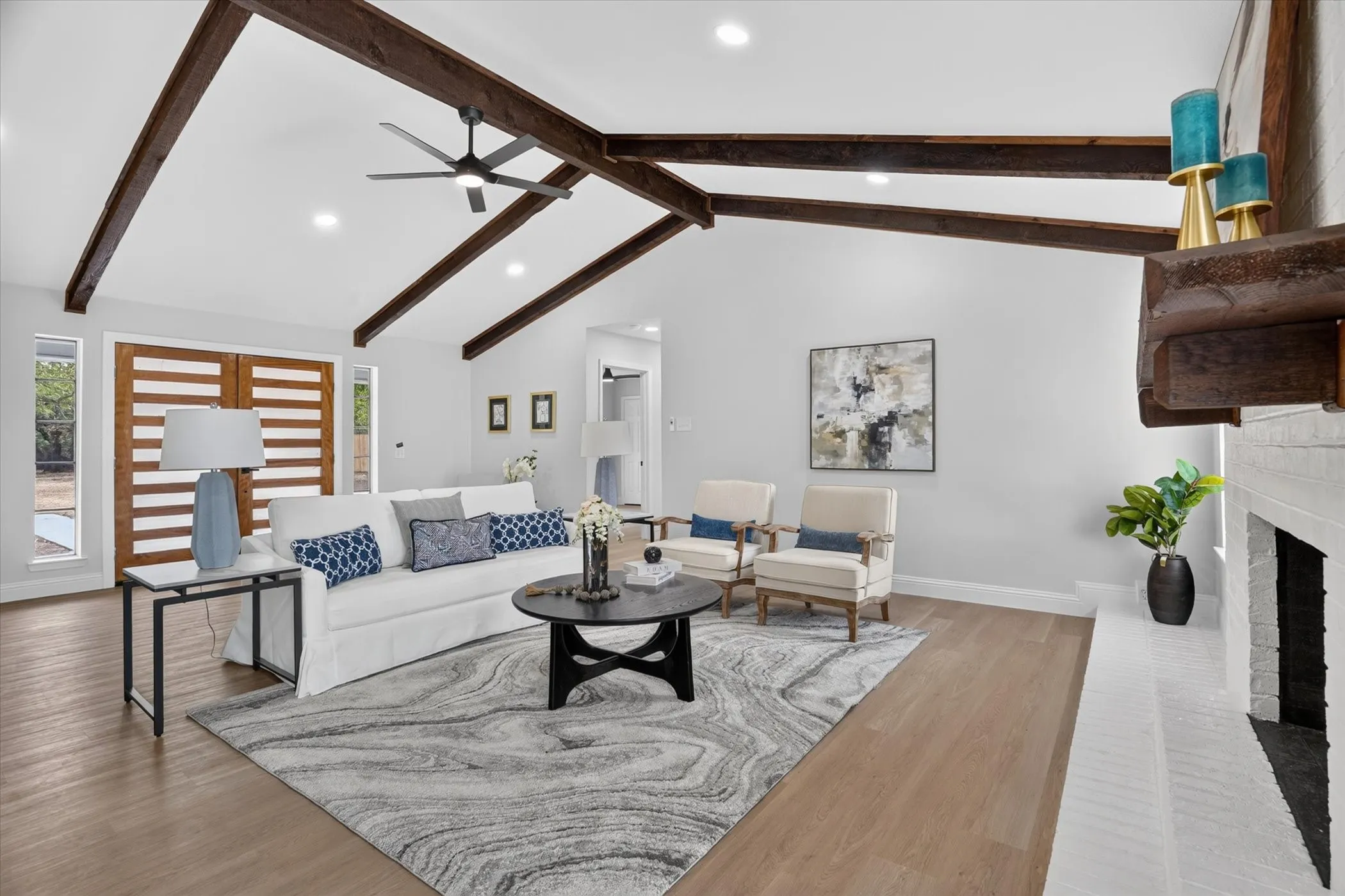Single Family Residence For Sale in Parker County , 111 Woodcrest Street, Weatherford, Texas 76087, 3 Bedroom, 2 Bathroom, 2 Garage spaces, 1,968 Sqft, built in 1978, mls#21390509, Real Estate Agent in Weatherford, Homes For Sale in Parker county, Homes For Sale in Weatherford, Realtor in Weatherford Texas, Real Estate Brokerage Independent Realty Texas, Luminita Cordes Realtor