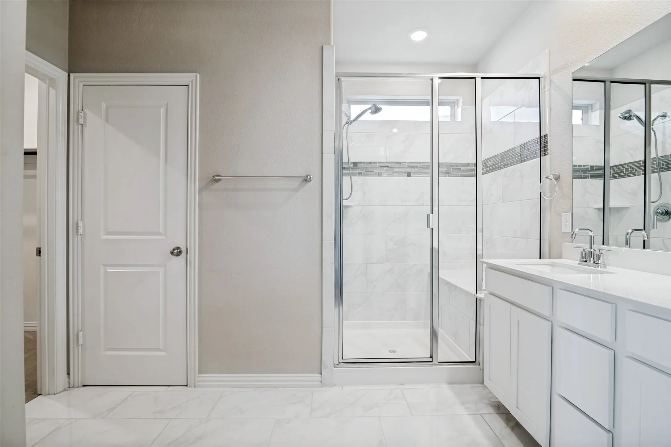 Single Family Residence For Rent in Dallas County , 7401 Sunset Boulevard, Rowlett, Texas 75088, 3 Bedroom, 3 Bathroom, 2 Garage spaces, 2,061 Sqft, built in 2019, mls#21390563, Real Estate Agent in Rowlett, Homes For Rent in Dallas county, Homes For Rent in Rowlett, Realtor in Rowlett Texas, Real Estate Brokerage Independent Realty Texas, Luminita Cordes Realtor