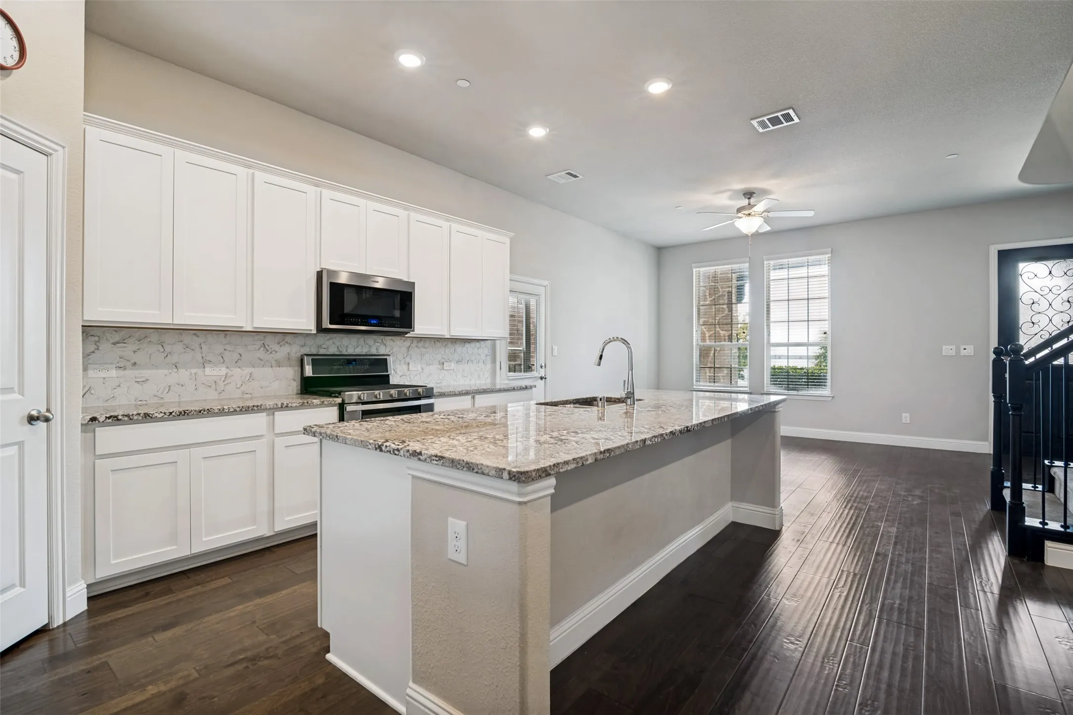 Single Family Residence For Rent in Dallas County , 7401 Sunset Boulevard, Rowlett, Texas 75088, 3 Bedroom, 3 Bathroom, 2 Garage spaces, 2,061 Sqft, built in 2019, mls#21390563, Real Estate Agent in Rowlett, Homes For Rent in Dallas county, Homes For Rent in Rowlett, Realtor in Rowlett Texas, Real Estate Brokerage Independent Realty Texas, Luminita Cordes Realtor