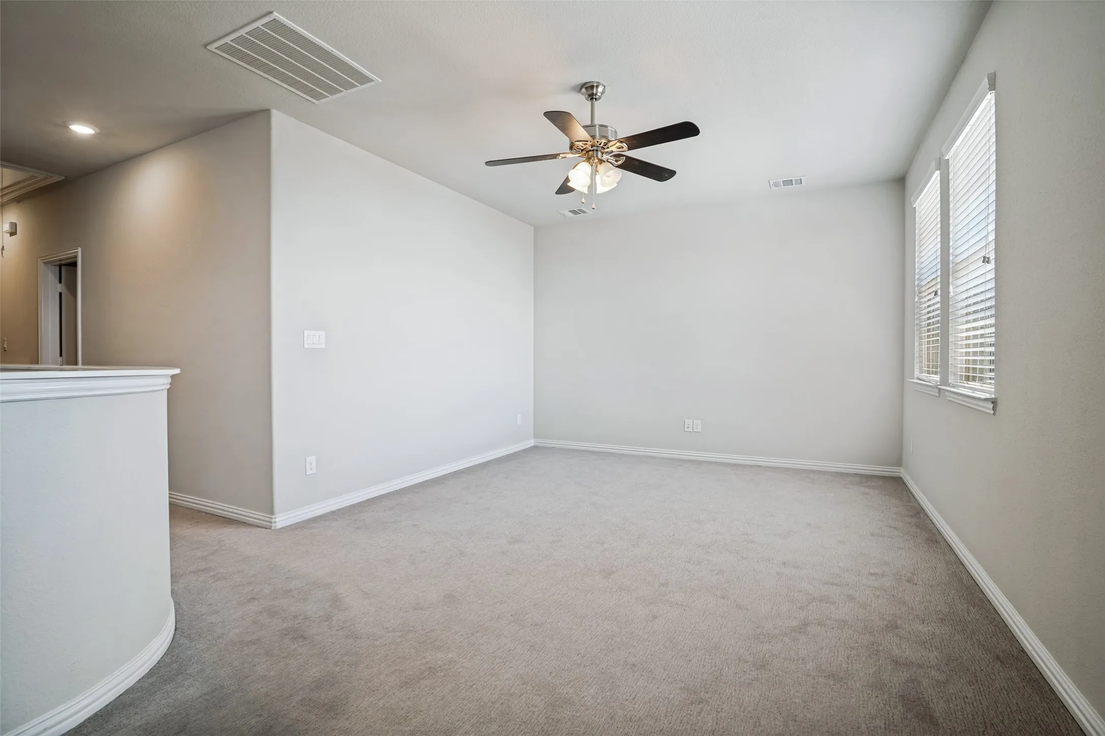 Single Family Residence For Rent in Dallas County , 7401 Sunset Boulevard, Rowlett, Texas 75088, 3 Bedroom, 3 Bathroom, 2 Garage spaces, 2,061 Sqft, built in 2019, mls#21390563, Real Estate Agent in Rowlett, Homes For Rent in Dallas county, Homes For Rent in Rowlett, Realtor in Rowlett Texas, Real Estate Brokerage Independent Realty Texas, Luminita Cordes Realtor