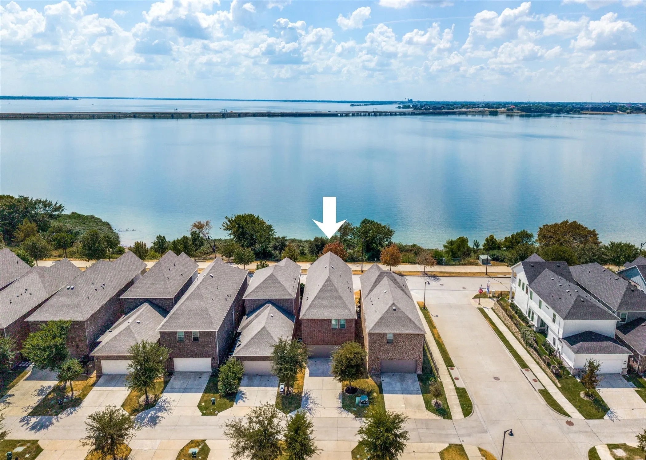 Single Family Residence For Rent in Dallas County , 7401 Sunset Boulevard, Rowlett, Texas 75088, 3 Bedroom, 3 Bathroom, 2 Garage spaces, 2,061 Sqft, built in 2019, mls#21390563, Real Estate Agent in Rowlett, Homes For Rent in Dallas county, Homes For Rent in Rowlett, Realtor in Rowlett Texas, Real Estate Brokerage Independent Realty Texas, Luminita Cordes Realtor