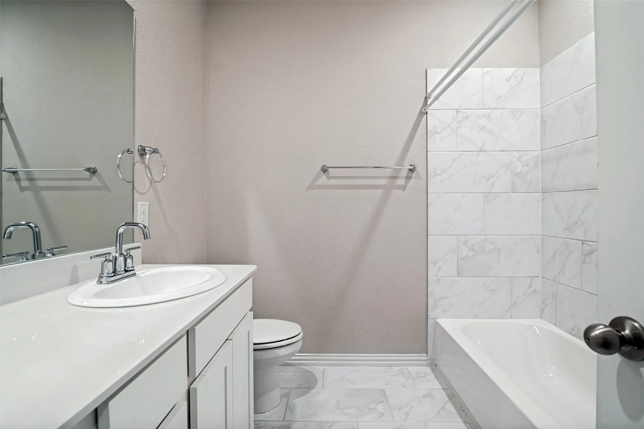 Single Family Residence For Rent in Dallas County , 7401 Sunset Boulevard, Rowlett, Texas 75088, 3 Bedroom, 3 Bathroom, 2 Garage spaces, 2,061 Sqft, built in 2019, mls#21390563, Real Estate Agent in Rowlett, Homes For Rent in Dallas county, Homes For Rent in Rowlett, Realtor in Rowlett Texas, Real Estate Brokerage Independent Realty Texas, Luminita Cordes Realtor
