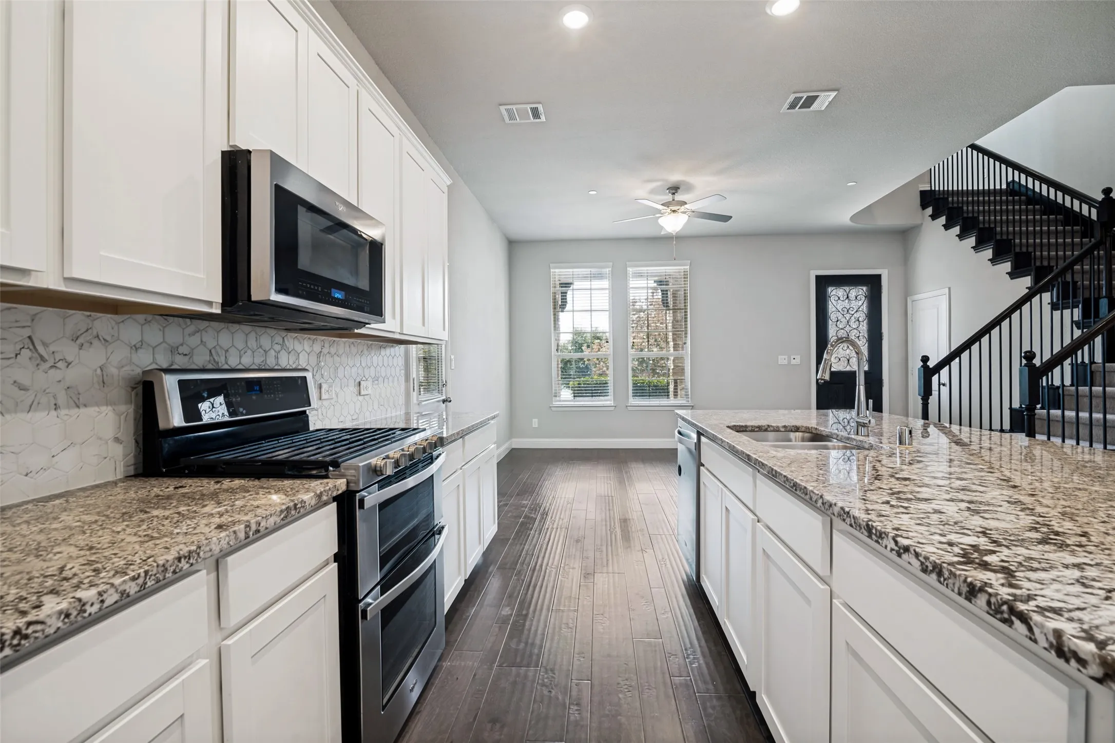 Single Family Residence For Rent in Dallas County , 7401 Sunset Boulevard, Rowlett, Texas 75088, 3 Bedroom, 3 Bathroom, 2 Garage spaces, 2,061 Sqft, built in 2019, mls#21390563, Real Estate Agent in Rowlett, Homes For Rent in Dallas county, Homes For Rent in Rowlett, Realtor in Rowlett Texas, Real Estate Brokerage Independent Realty Texas, Luminita Cordes Realtor