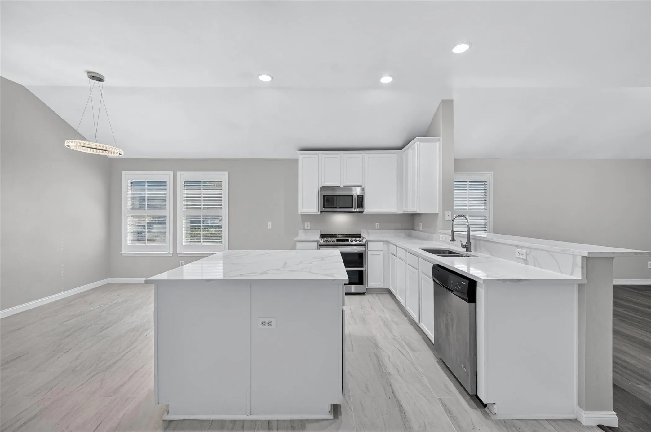 Single Family Residence For Sale in Tarrant County , 3203 Yeltes, Grand Prairie, Texas 75054, 3 Bedroom, 2 Bathroom, 2 Garage spaces, 1,829 Sqft, built in 2005, mls#21389302, Real Estate Agent in Grand Prairie, Homes For Sale in Tarrant county, Homes For Sale in Grand Prairie, Realtor in Grand Prairie Texas, Real Estate Brokerage Independent Realty Texas, Luminita Cordes Realtor