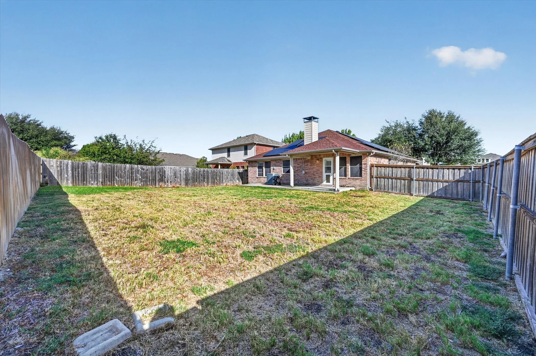 Single Family Residence For Sale in Tarrant County , 3203 Yeltes, Grand Prairie, Texas 75054, 3 Bedroom, 2 Bathroom, 2 Garage spaces, 1,829 Sqft, built in 2005, mls#21389302, Real Estate Agent in Grand Prairie, Homes For Sale in Tarrant county, Homes For Sale in Grand Prairie, Realtor in Grand Prairie Texas, Real Estate Brokerage Independent Realty Texas, Luminita Cordes Realtor