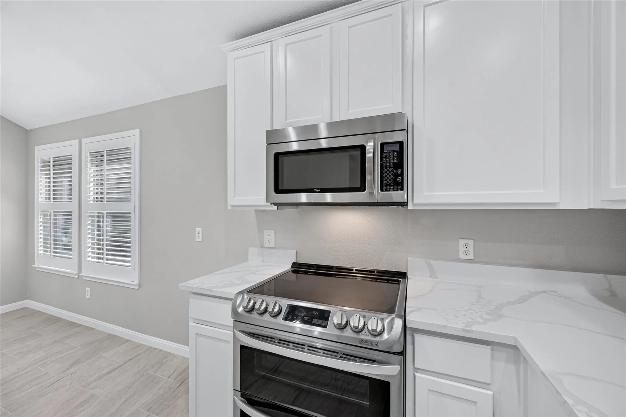 Single Family Residence For Sale in Tarrant County , 3203 Yeltes, Grand Prairie, Texas 75054, 3 Bedroom, 2 Bathroom, 2 Garage spaces, 1,829 Sqft, built in 2005, mls#21389302, Real Estate Agent in Grand Prairie, Homes For Sale in Tarrant county, Homes For Sale in Grand Prairie, Realtor in Grand Prairie Texas, Real Estate Brokerage Independent Realty Texas, Luminita Cordes Realtor