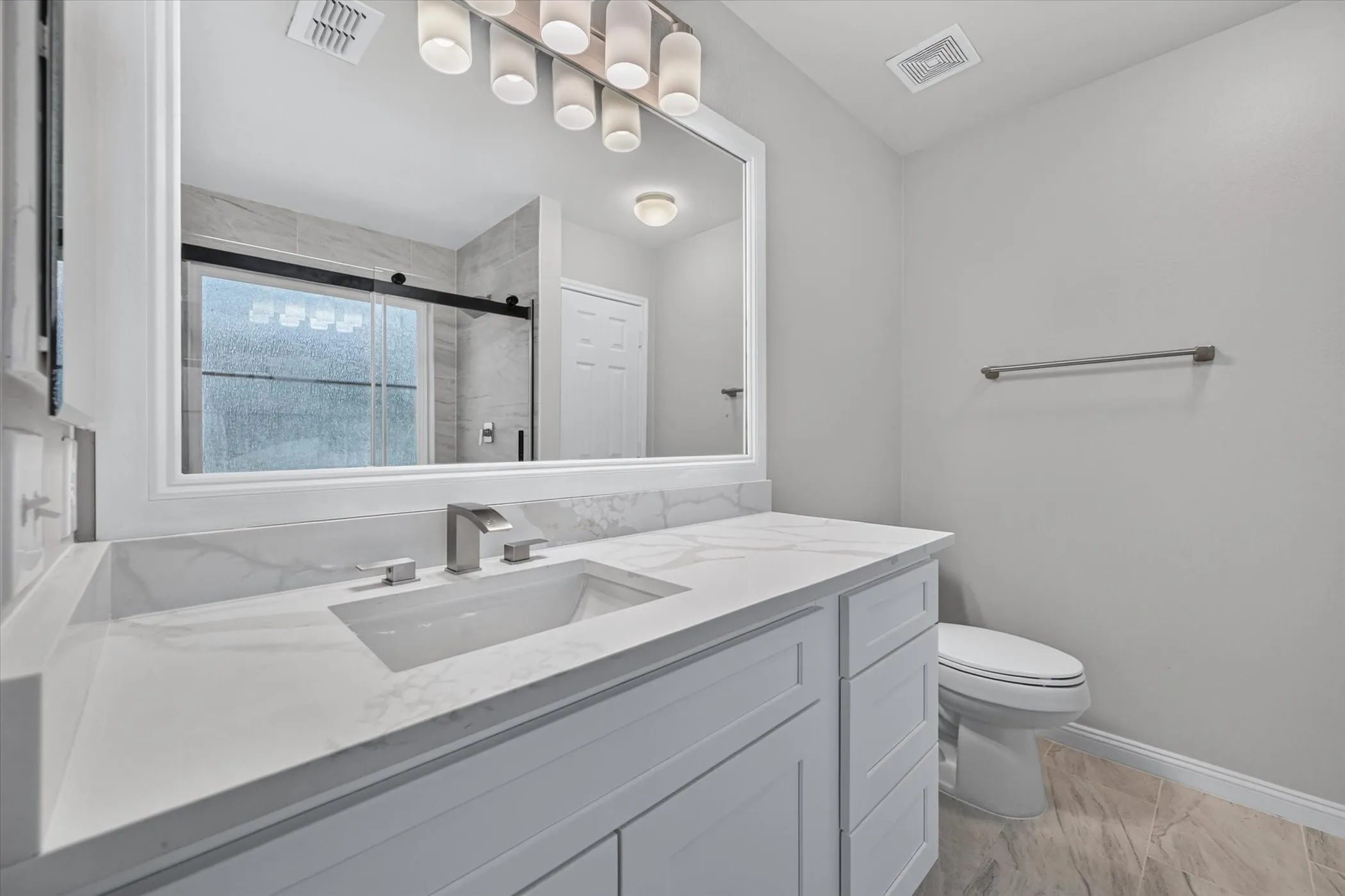 Single Family Residence For Sale in Tarrant County , 3203 Yeltes, Grand Prairie, Texas 75054, 3 Bedroom, 2 Bathroom, 2 Garage spaces, 1,829 Sqft, built in 2005, mls#21389302, Real Estate Agent in Grand Prairie, Homes For Sale in Tarrant county, Homes For Sale in Grand Prairie, Realtor in Grand Prairie Texas, Real Estate Brokerage Independent Realty Texas, Luminita Cordes Realtor