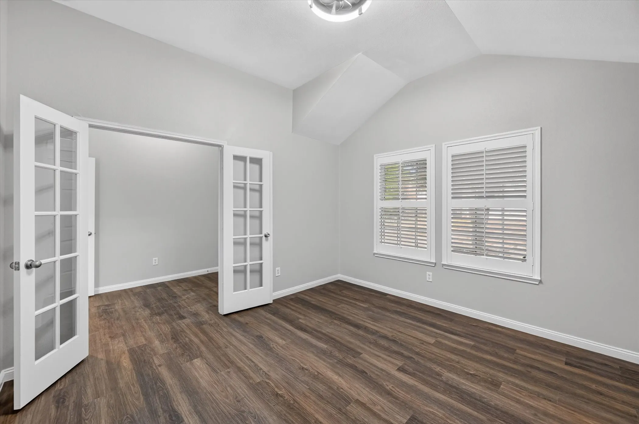 Single Family Residence For Sale in Tarrant County , 3203 Yeltes, Grand Prairie, Texas 75054, 3 Bedroom, 2 Bathroom, 2 Garage spaces, 1,829 Sqft, built in 2005, mls#21389302, Real Estate Agent in Grand Prairie, Homes For Sale in Tarrant county, Homes For Sale in Grand Prairie, Realtor in Grand Prairie Texas, Real Estate Brokerage Independent Realty Texas, Luminita Cordes Realtor