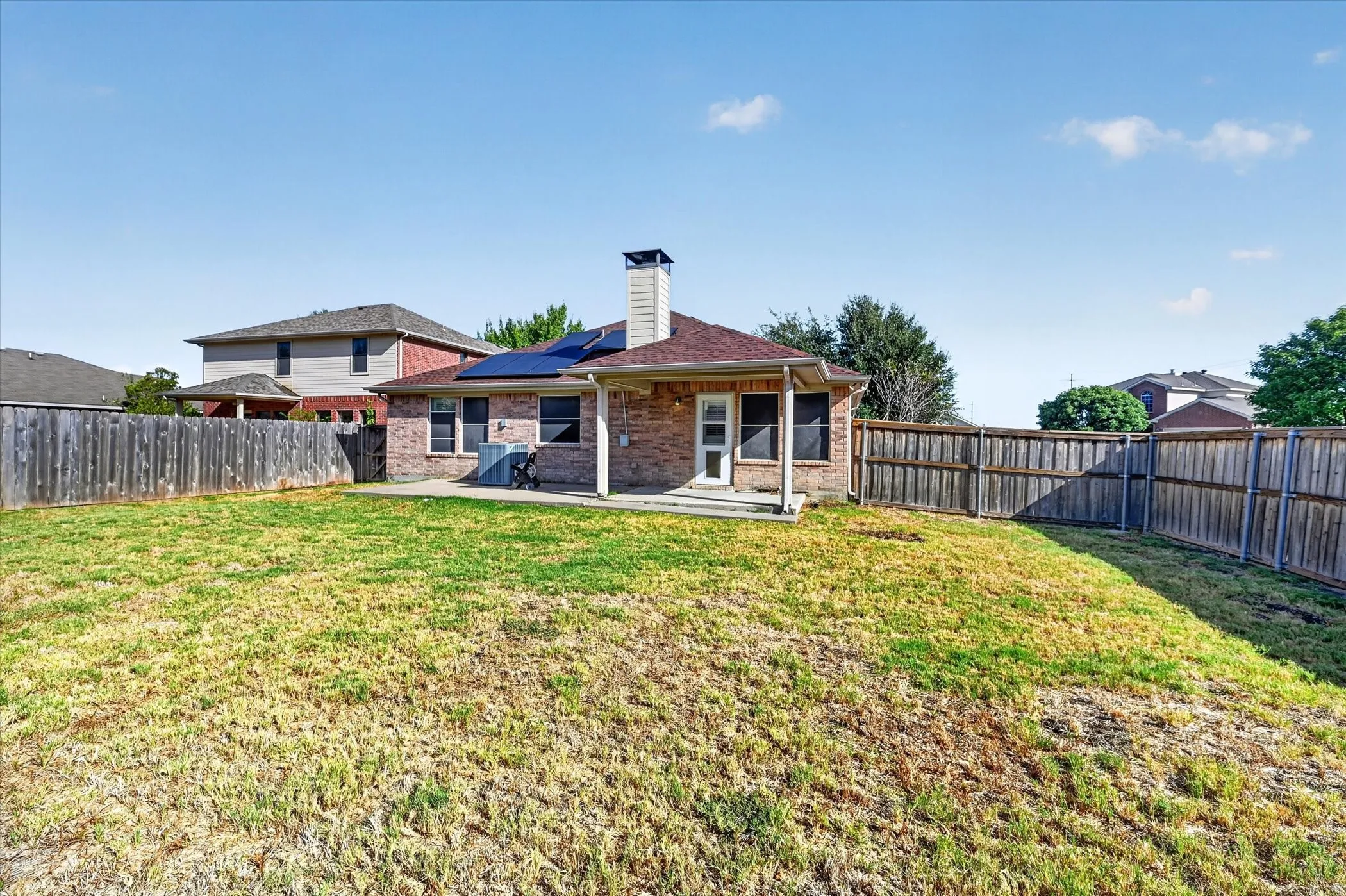 Single Family Residence For Sale in Tarrant County , 3203 Yeltes, Grand Prairie, Texas 75054, 3 Bedroom, 2 Bathroom, 2 Garage spaces, 1,829 Sqft, built in 2005, mls#21389302, Real Estate Agent in Grand Prairie, Homes For Sale in Tarrant county, Homes For Sale in Grand Prairie, Realtor in Grand Prairie Texas, Real Estate Brokerage Independent Realty Texas, Luminita Cordes Realtor