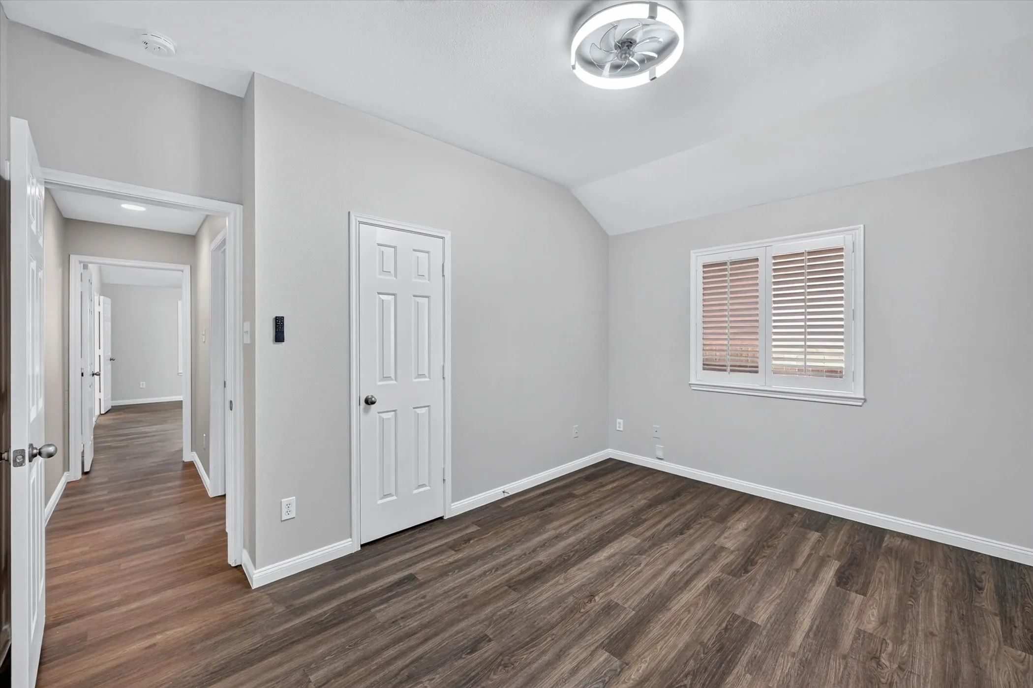 Single Family Residence For Sale in Tarrant County , 3203 Yeltes, Grand Prairie, Texas 75054, 3 Bedroom, 2 Bathroom, 2 Garage spaces, 1,829 Sqft, built in 2005, mls#21389302, Real Estate Agent in Grand Prairie, Homes For Sale in Tarrant county, Homes For Sale in Grand Prairie, Realtor in Grand Prairie Texas, Real Estate Brokerage Independent Realty Texas, Luminita Cordes Realtor