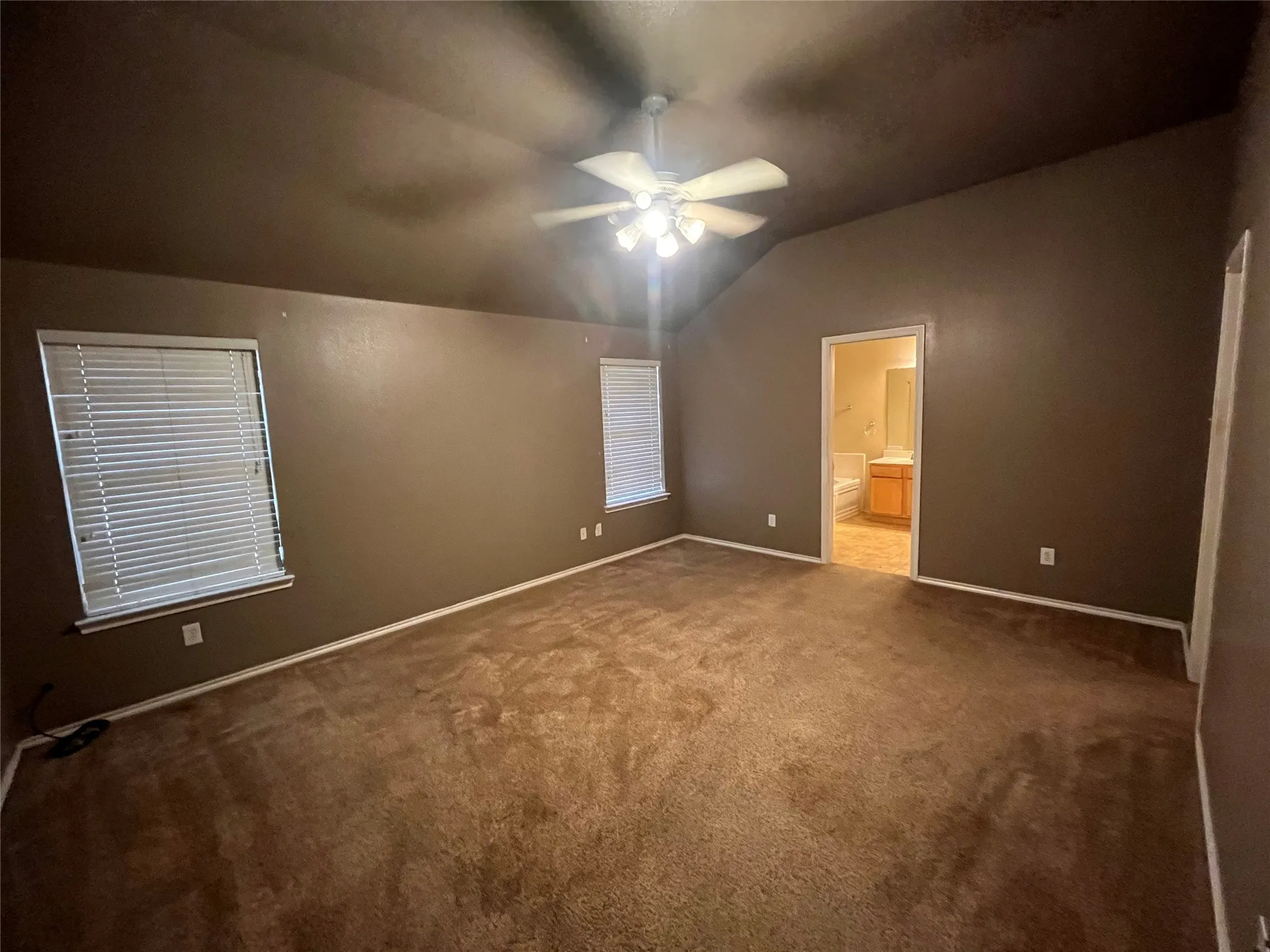Single Family Residence For Sale in Ellis County , 615 Magnolia, Glenn Heights, Texas 75154, 4 Bedroom, 2 Bathroom, 2 Garage spaces, 2,361 Sqft, built in 2004, mls#21390576, Real Estate Agent in Glenn Heights, Homes For Sale in Ellis county, Homes For Sale in Glenn Heights, Realtor in Glenn Heights Texas, Real Estate Brokerage Independent Realty Texas, Luminita Cordes Realtor