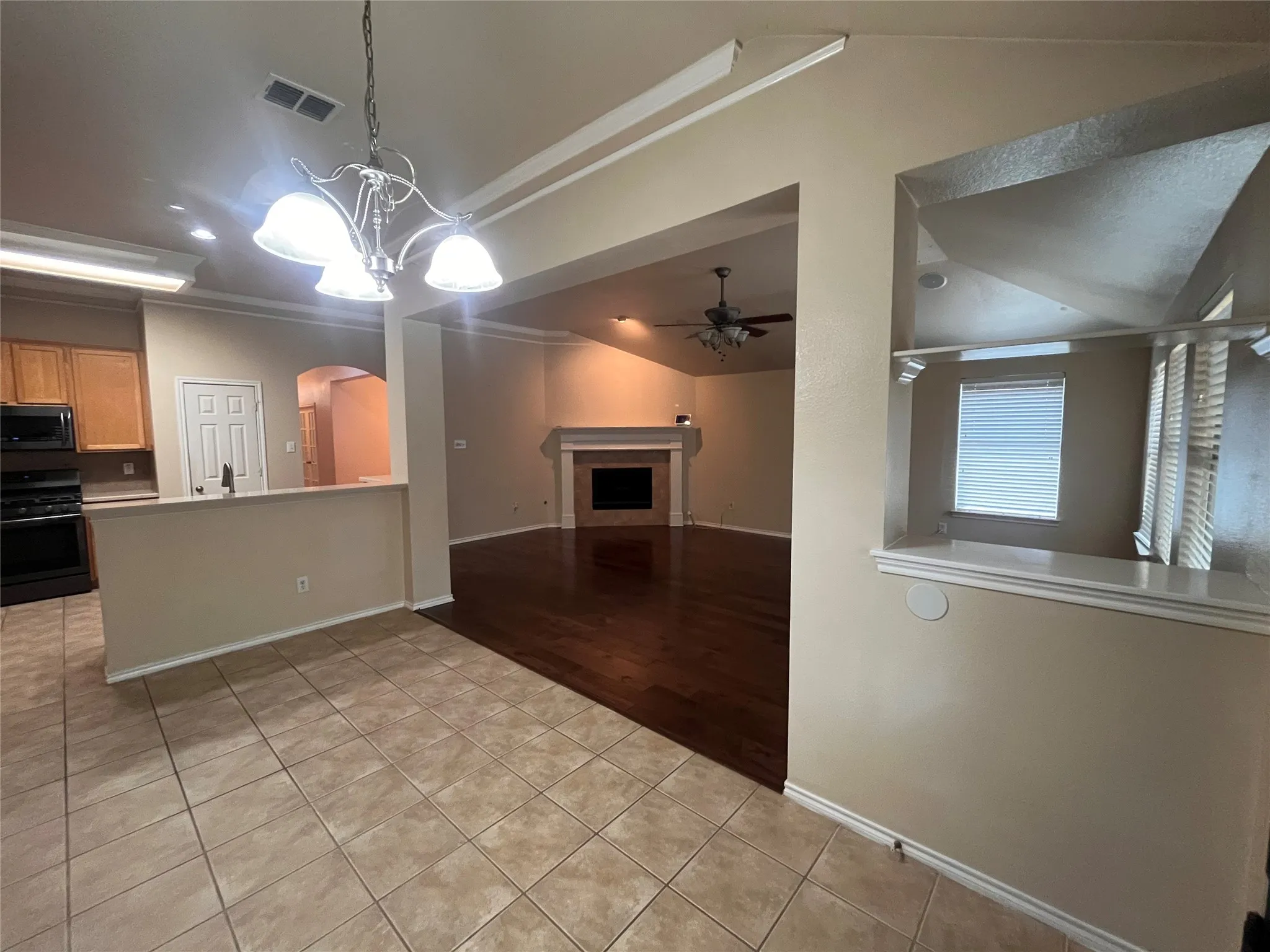 Single Family Residence For Sale in Ellis County , 615 Magnolia, Glenn Heights, Texas 75154, 4 Bedroom, 2 Bathroom, 2 Garage spaces, 2,361 Sqft, built in 2004, mls#21390576, Real Estate Agent in Glenn Heights, Homes For Sale in Ellis county, Homes For Sale in Glenn Heights, Realtor in Glenn Heights Texas, Real Estate Brokerage Independent Realty Texas, Luminita Cordes Realtor