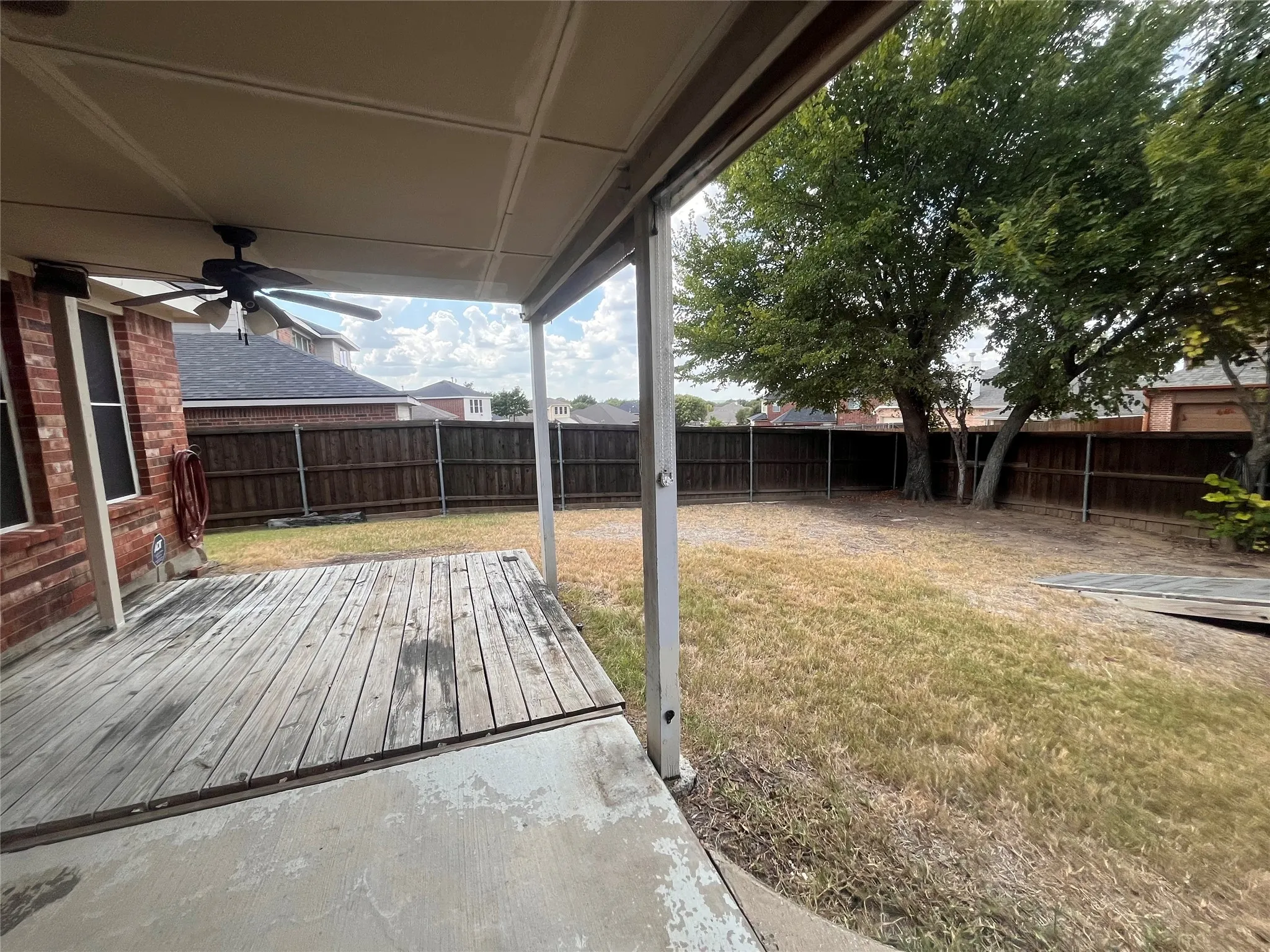 Single Family Residence For Sale in Ellis County , 615 Magnolia, Glenn Heights, Texas 75154, 4 Bedroom, 2 Bathroom, 2 Garage spaces, 2,361 Sqft, built in 2004, mls#21390576, Real Estate Agent in Glenn Heights, Homes For Sale in Ellis county, Homes For Sale in Glenn Heights, Realtor in Glenn Heights Texas, Real Estate Brokerage Independent Realty Texas, Luminita Cordes Realtor