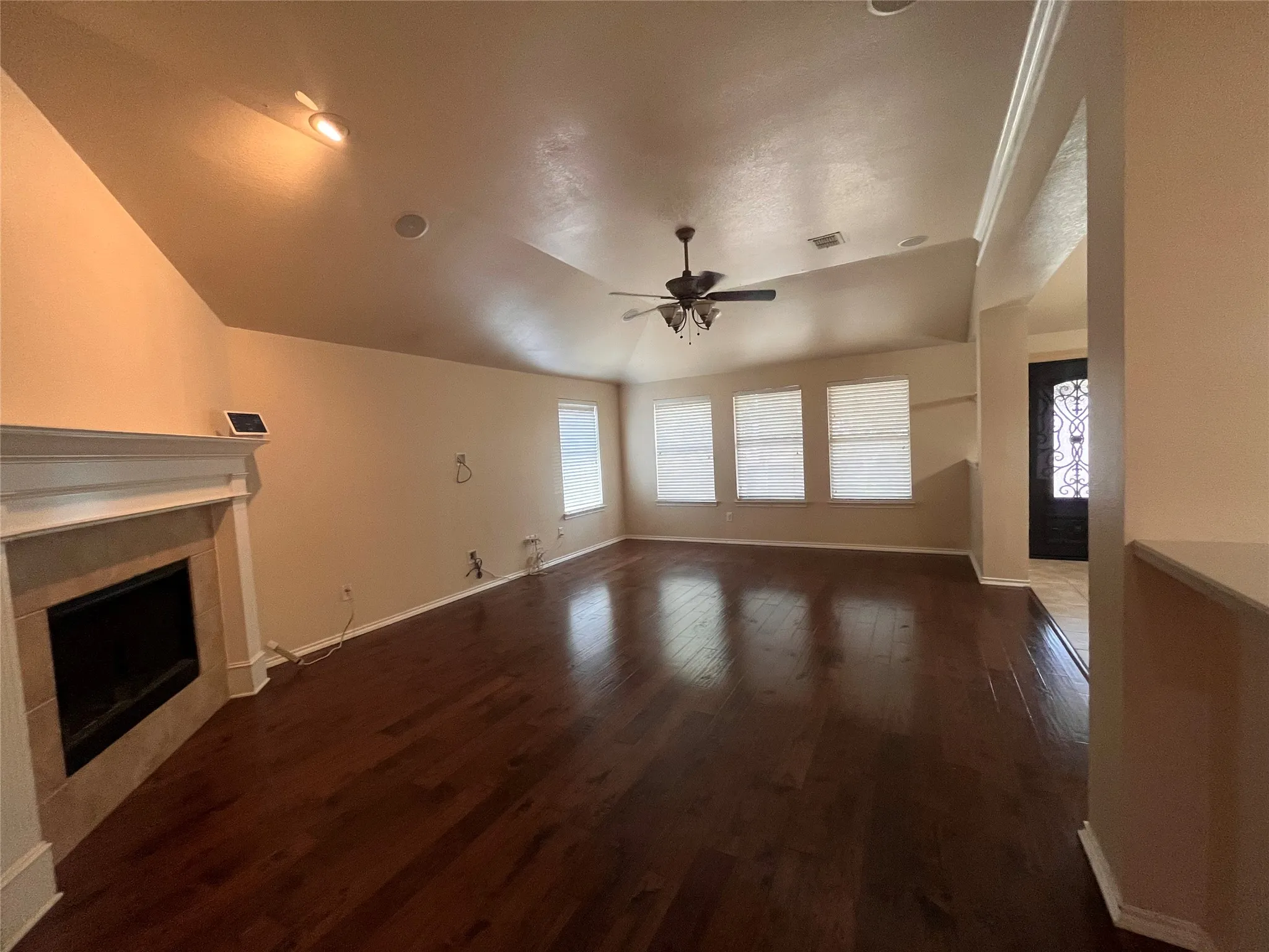 Single Family Residence For Sale in Ellis County , 615 Magnolia, Glenn Heights, Texas 75154, 4 Bedroom, 2 Bathroom, 2 Garage spaces, 2,361 Sqft, built in 2004, mls#21390576, Real Estate Agent in Glenn Heights, Homes For Sale in Ellis county, Homes For Sale in Glenn Heights, Realtor in Glenn Heights Texas, Real Estate Brokerage Independent Realty Texas, Luminita Cordes Realtor
