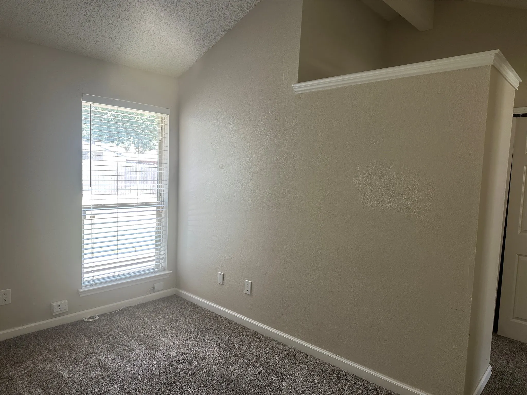 Duplex For Rent in Tarrant County , 2305 Dalewood Lane, Bedford, Texas 76022, 2 Bedroom, 2 Bathroom, Garage spaces, 1,070 Sqft, built in 1985, mls#21390562, Real Estate Agent in Bedford, Homes For Rent in Tarrant county, Homes For Rent in Bedford, Realtor in Bedford Texas, Real Estate Brokerage Independent Realty Texas, Luminita Cordes Realtor