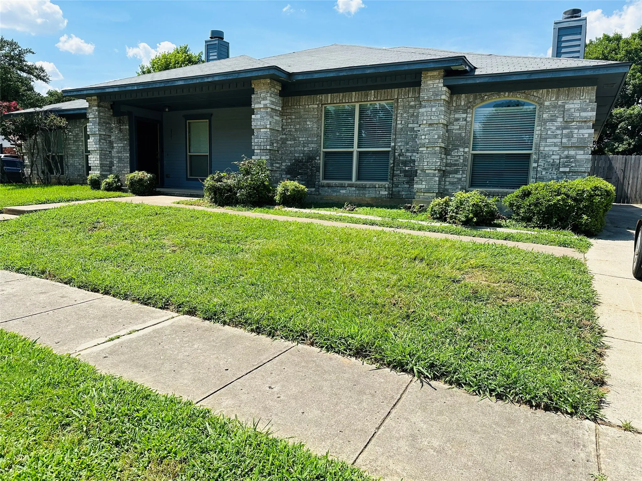 Duplex For Rent