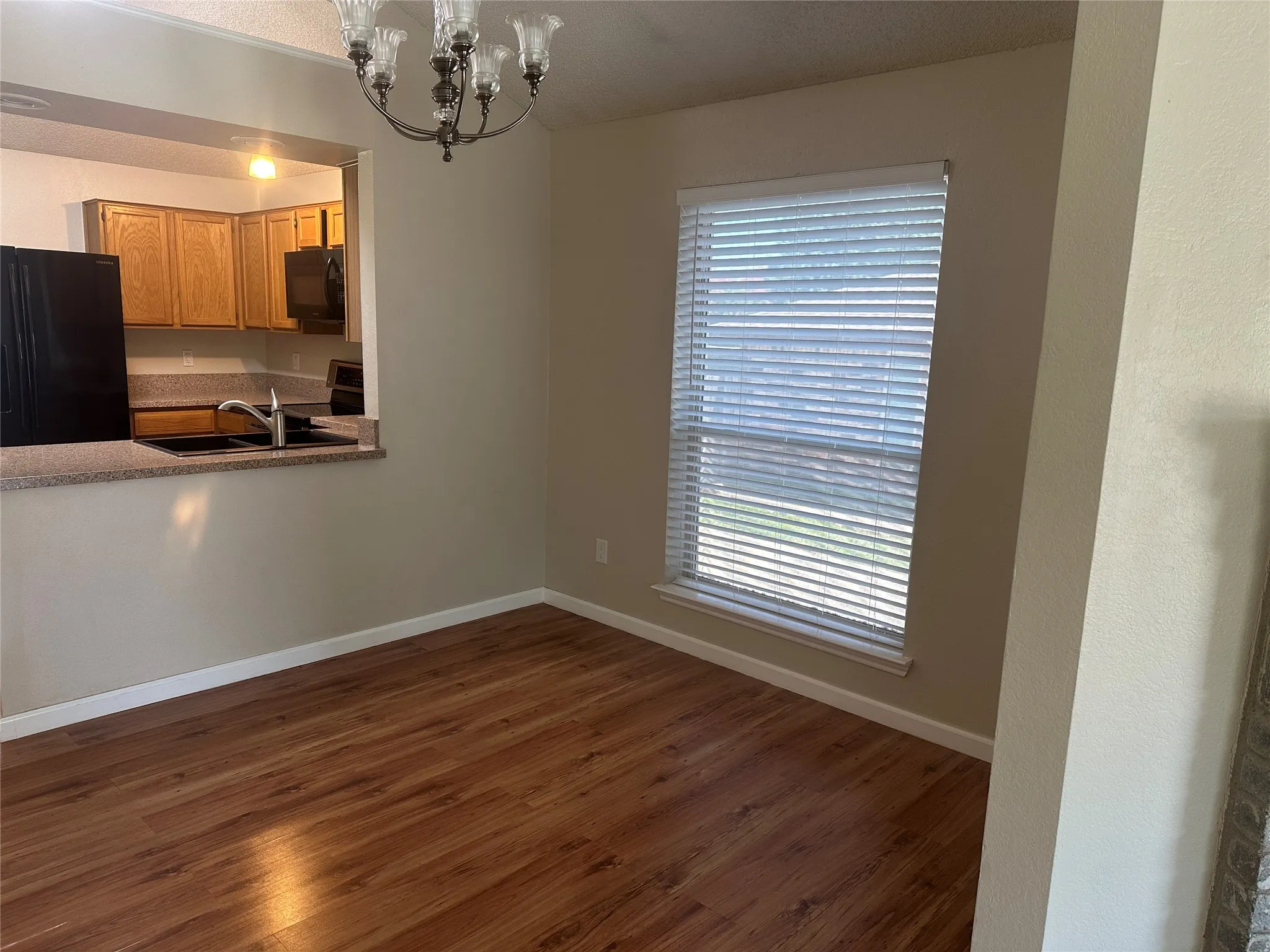 Duplex For Rent in Tarrant County , 2305 Dalewood Lane, Bedford, Texas 76022, 2 Bedroom, 2 Bathroom, Garage spaces, 1,070 Sqft, built in 1985, mls#21390562, Real Estate Agent in Bedford, Homes For Rent in Tarrant county, Homes For Rent in Bedford, Realtor in Bedford Texas, Real Estate Brokerage Independent Realty Texas, Luminita Cordes Realtor